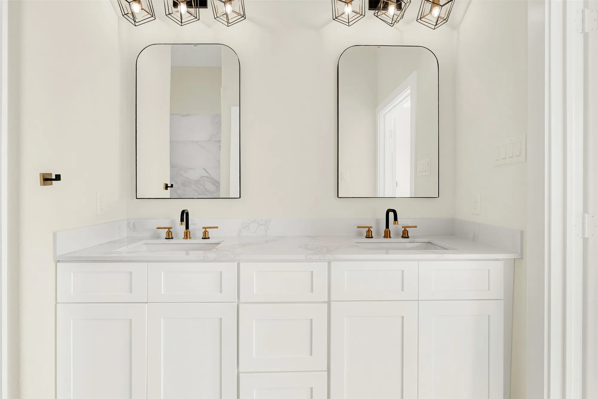 Property Slideshow image 11 of 19 | 3725 creek view dr, Mckinney, TX, 75071