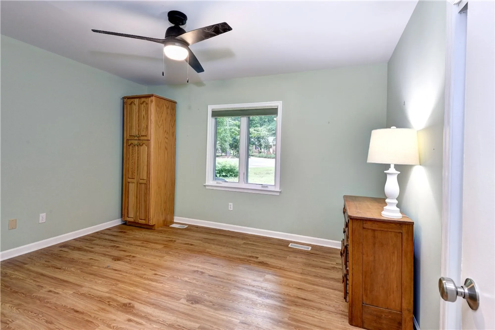 Property Slideshow image 18 of 28 | 105 daingerfield rd, Williamsburg, VA, 23185