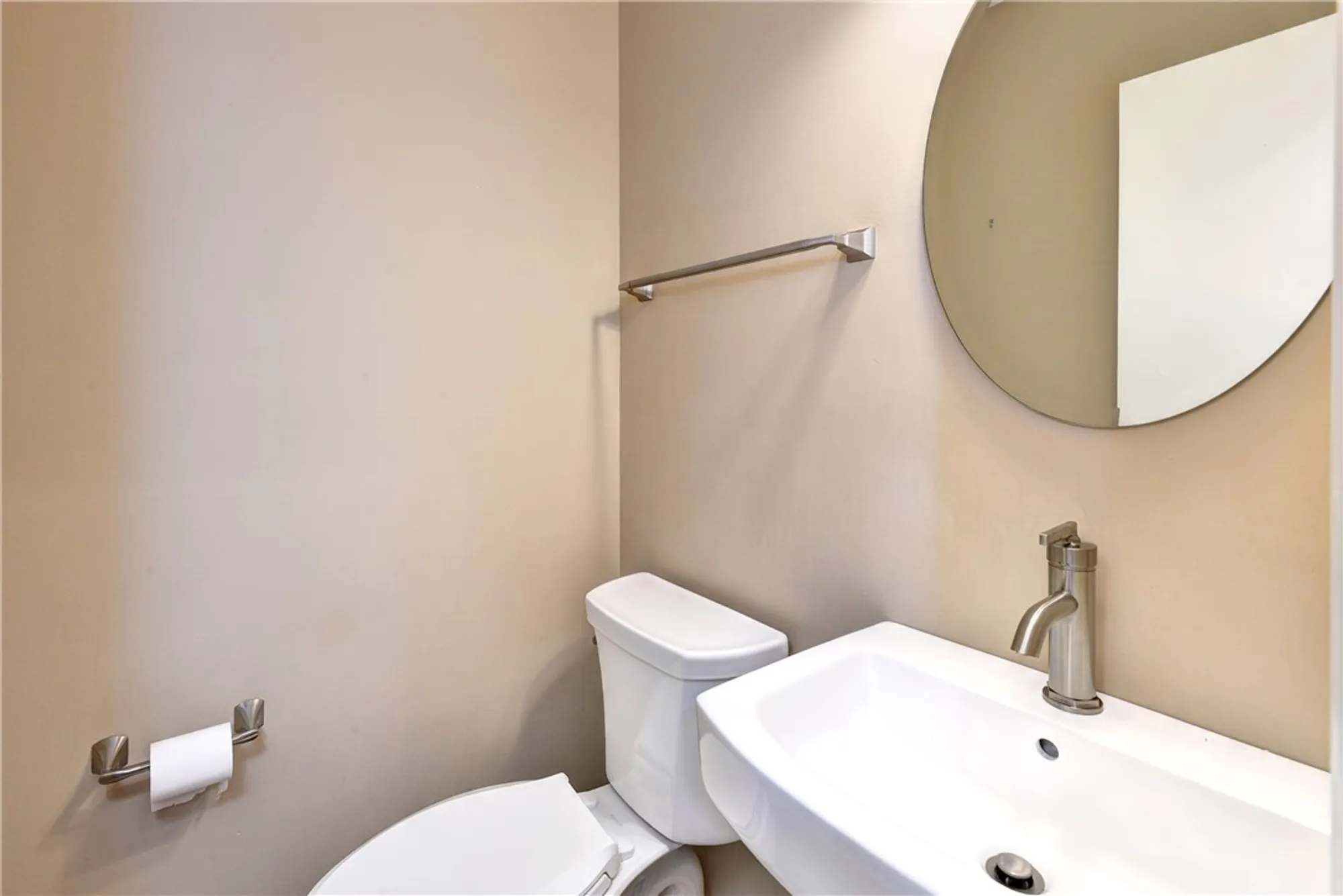 Property Slideshow image 19 of 28 | 105 daingerfield rd, Williamsburg, VA, 23185