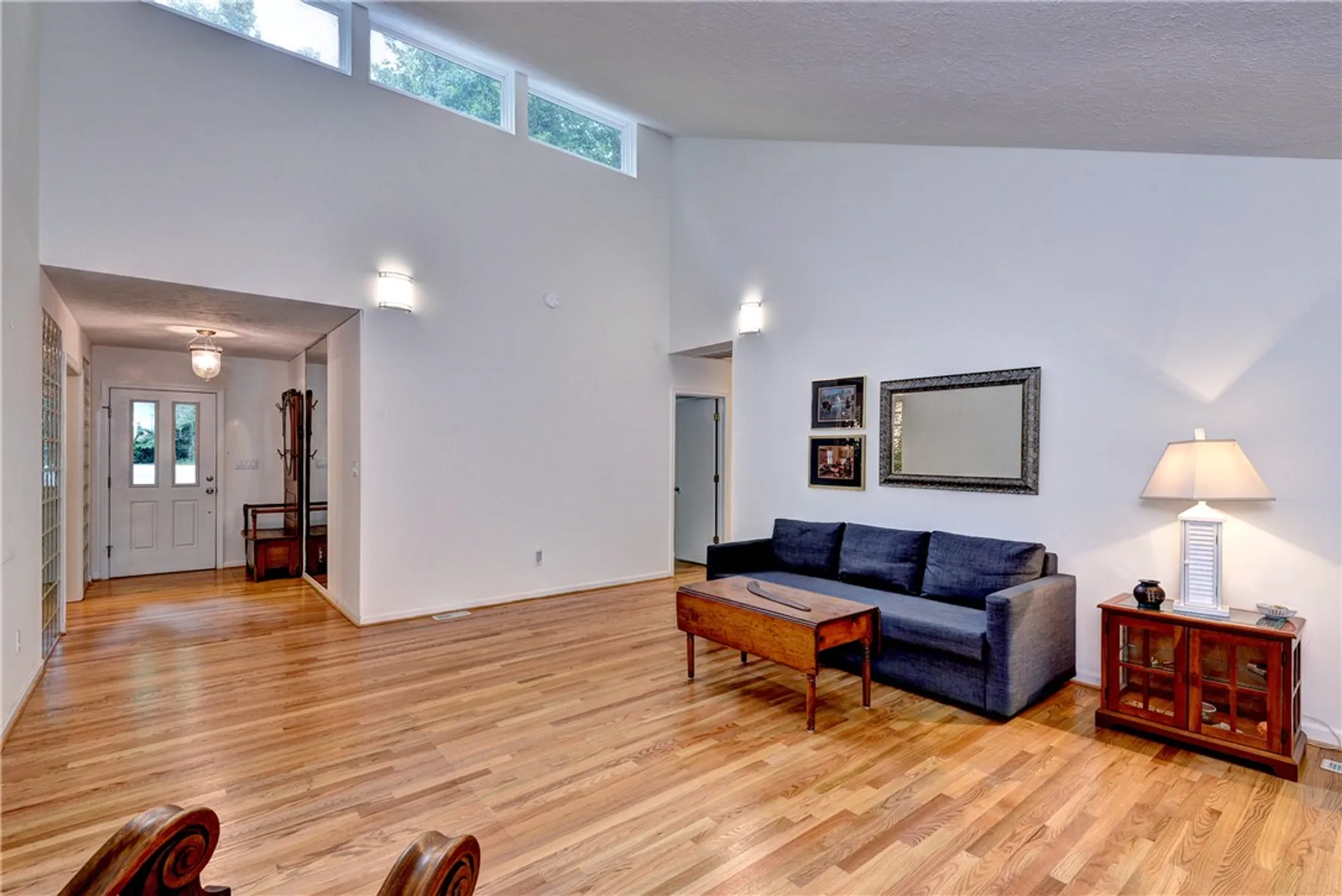 Property Slideshow image 6 of 28 | 105 daingerfield rd, Williamsburg, VA, 23185