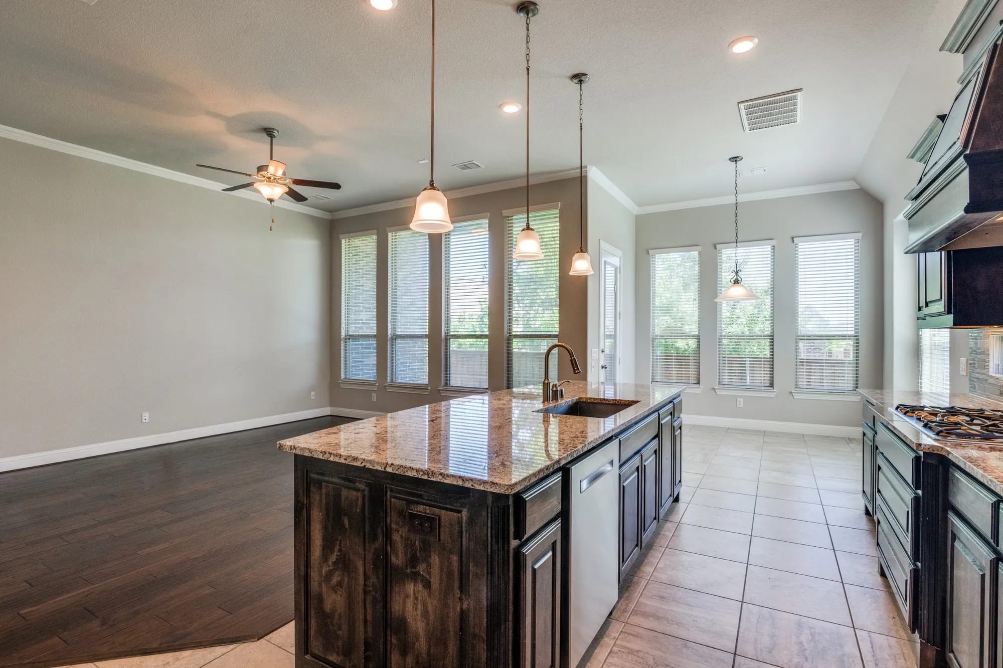 Property Slideshow image 11 of 38 | 6000 kenyon ct, Flower Mound, TX, 75028