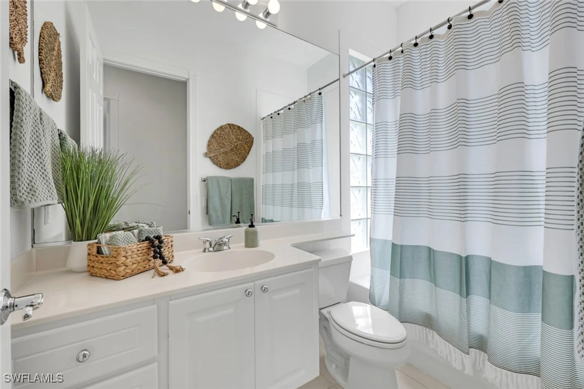 Property Slideshow image 15 of 23 | 3730 whidbey way, Naples, FL, 34119