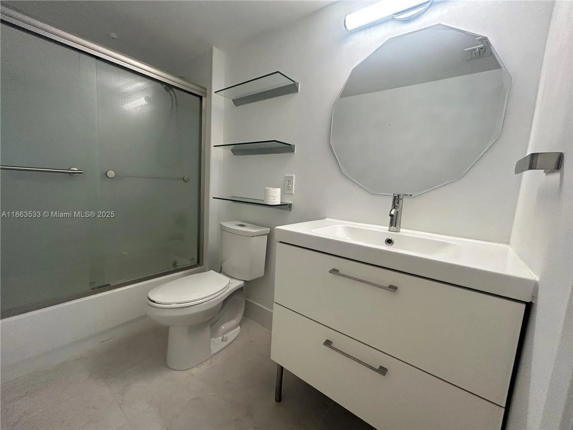 Property Slideshow image 3 of 11 | 901 sw 141st ave 409m, Pembroke Pines, FL, 33027