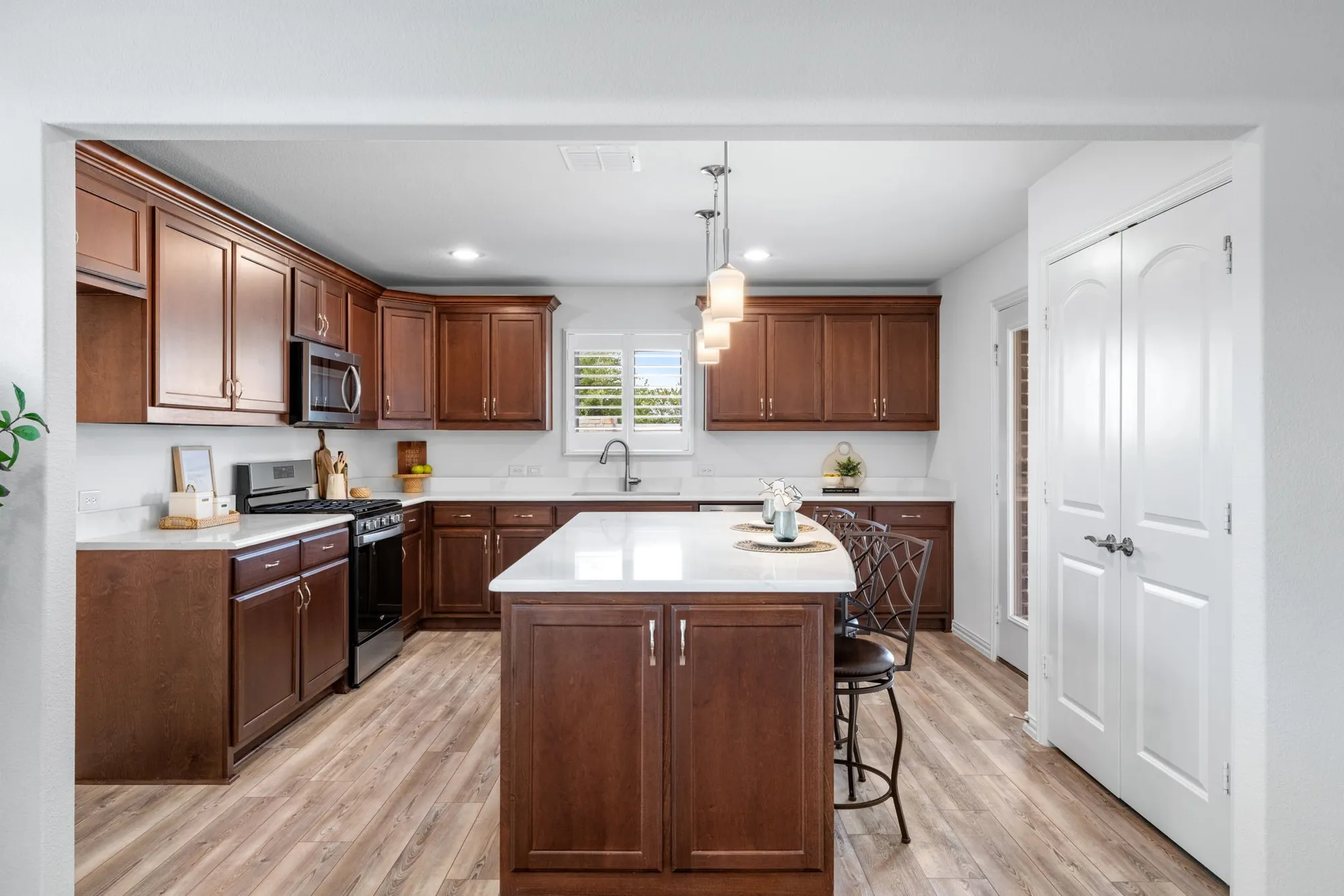 Property Slideshow image 14 of 37 | 101 long pines dr, Mckinney, TX, 75071