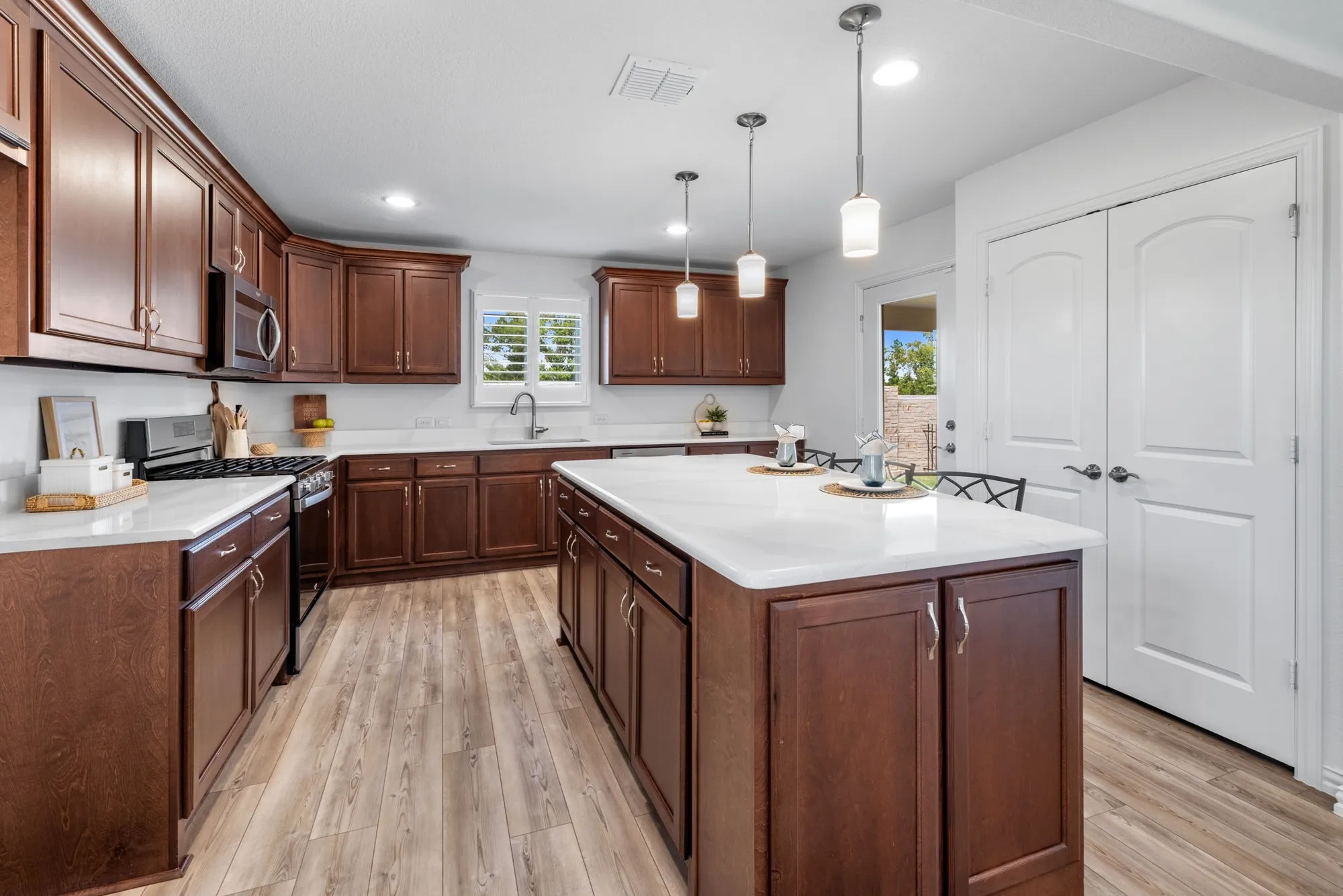 Property Slideshow image 15 of 37 | 101 long pines dr, Mckinney, TX, 75071