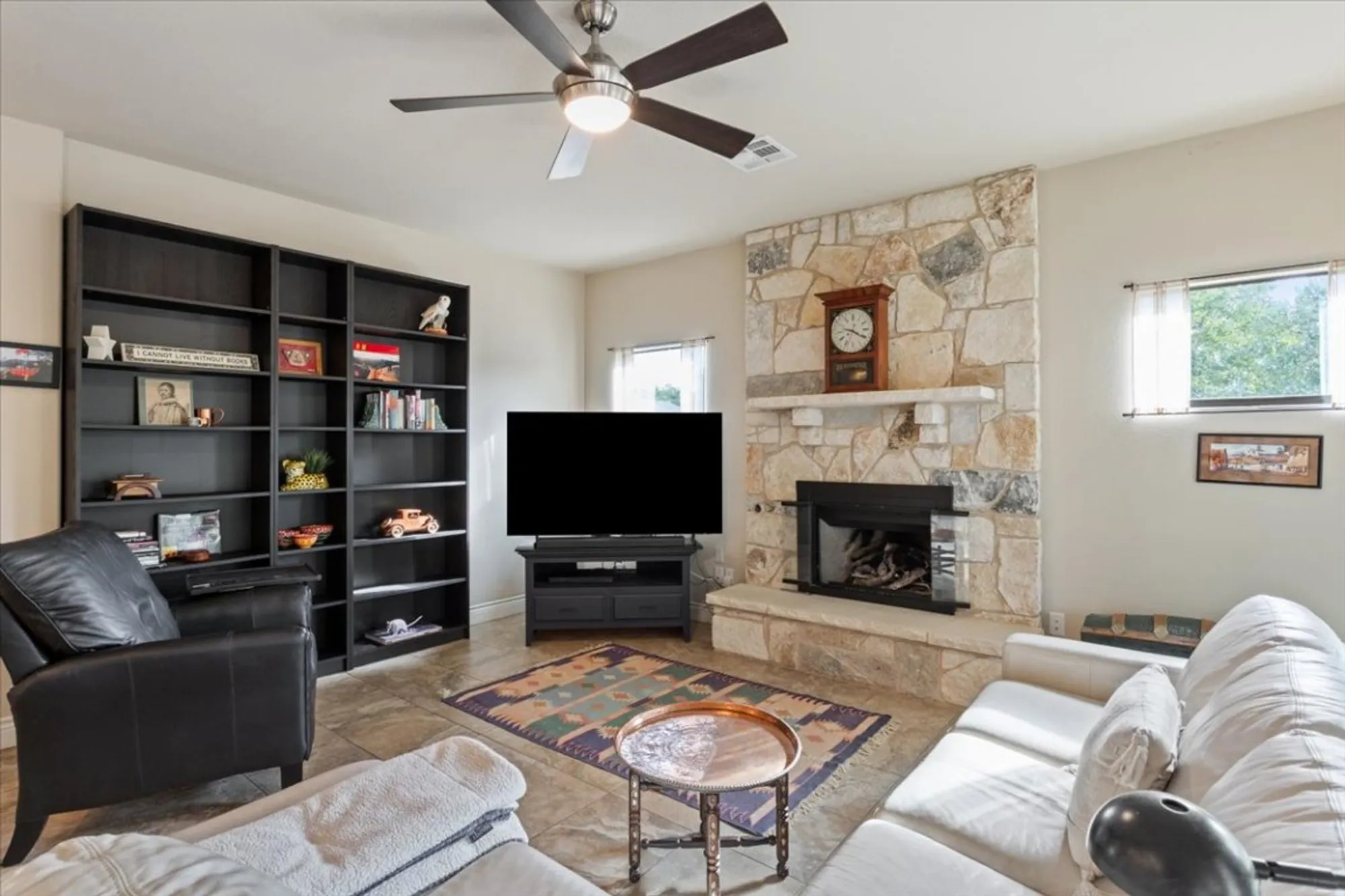 Property Slideshow image 15 of 38 | 824 sierra blanco loop, Georgetown, TX, 78633