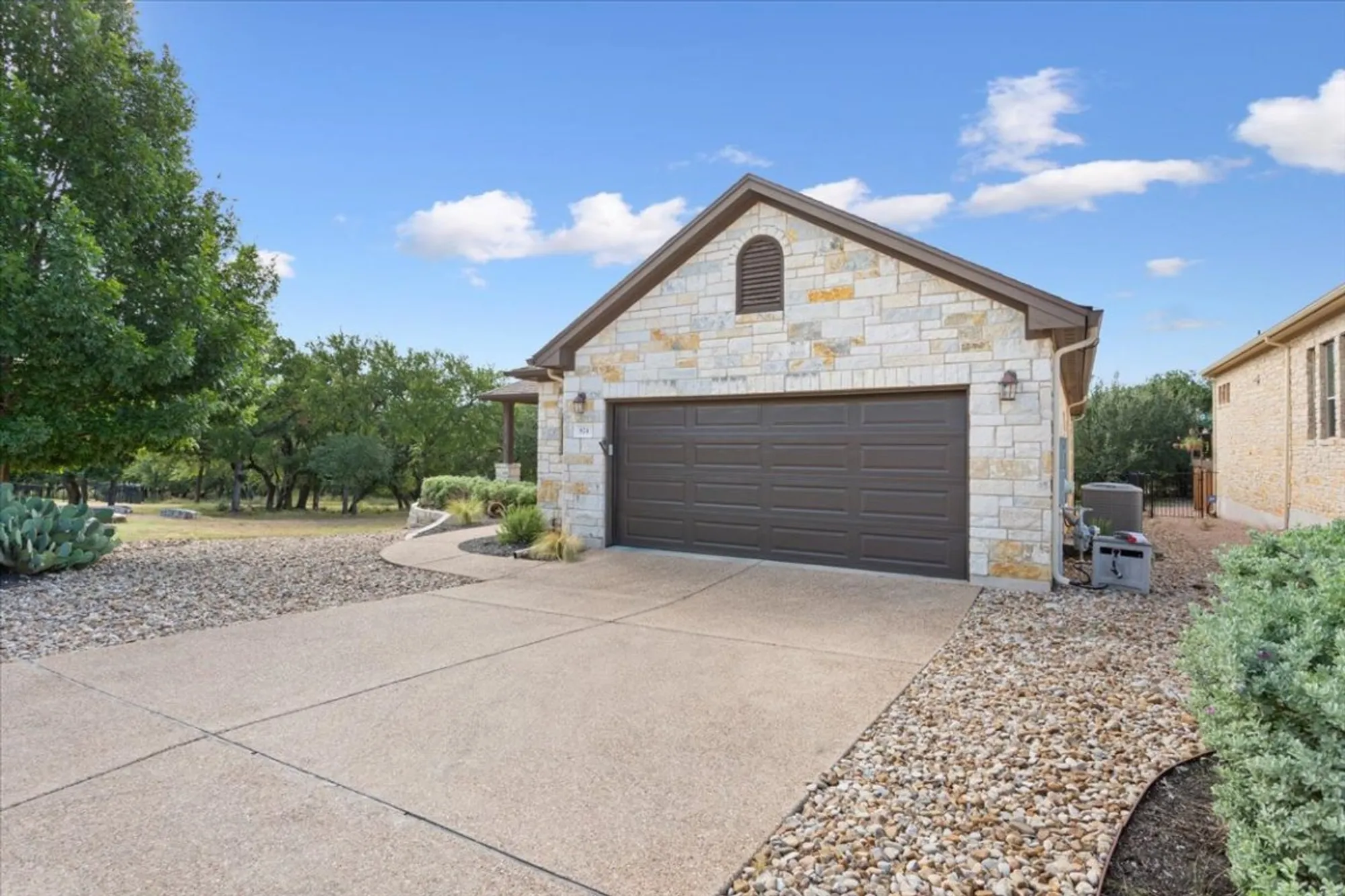 Property Slideshow image 7 of 38 | 824 sierra blanco loop, Georgetown, TX, 78633