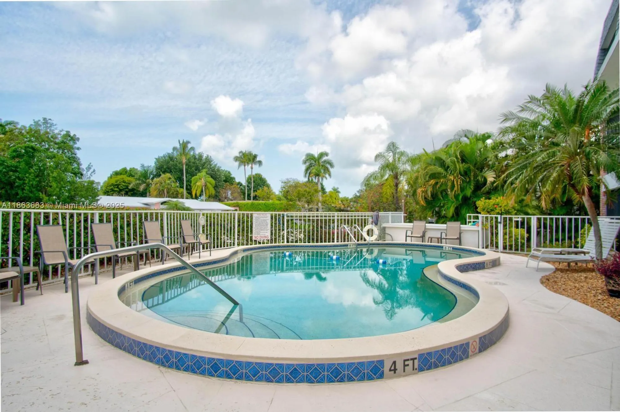 Property Slideshow image 19 of 20 | 1900 alamanda dr apt 108, Naples, FL, 34102