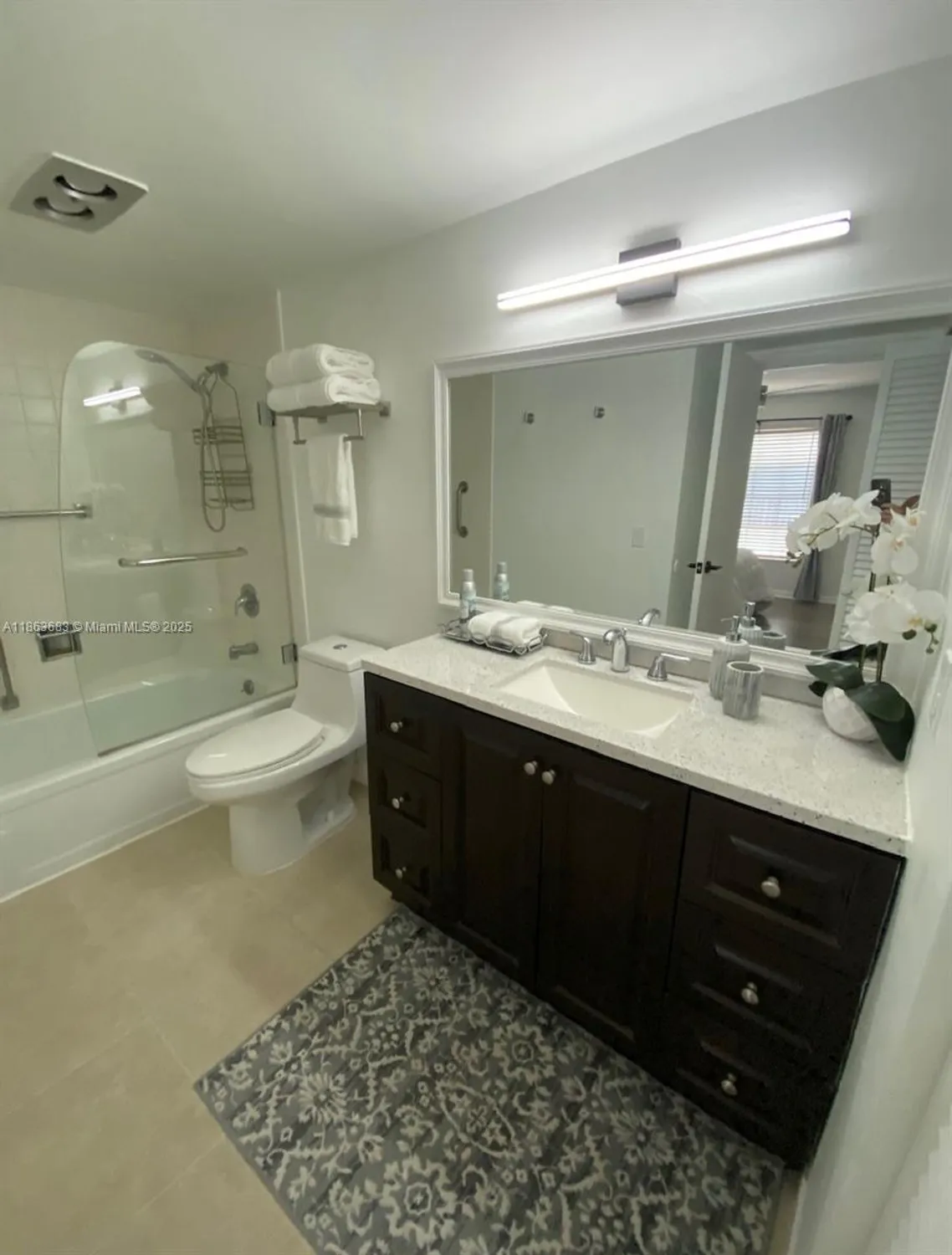Property Slideshow image 12 of 20 | 1900 alamanda dr apt 108, Naples, FL, 34102
