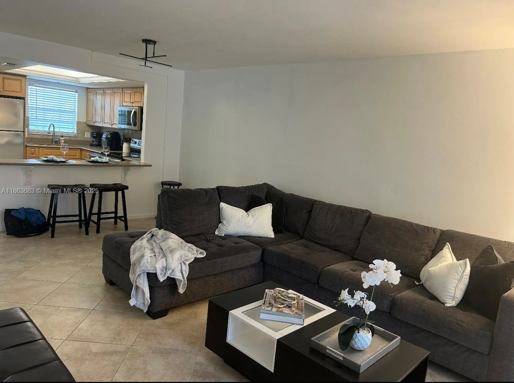 Property Slideshow image 9 of 20 | 1900 alamanda dr apt 108, Naples, FL, 34102
