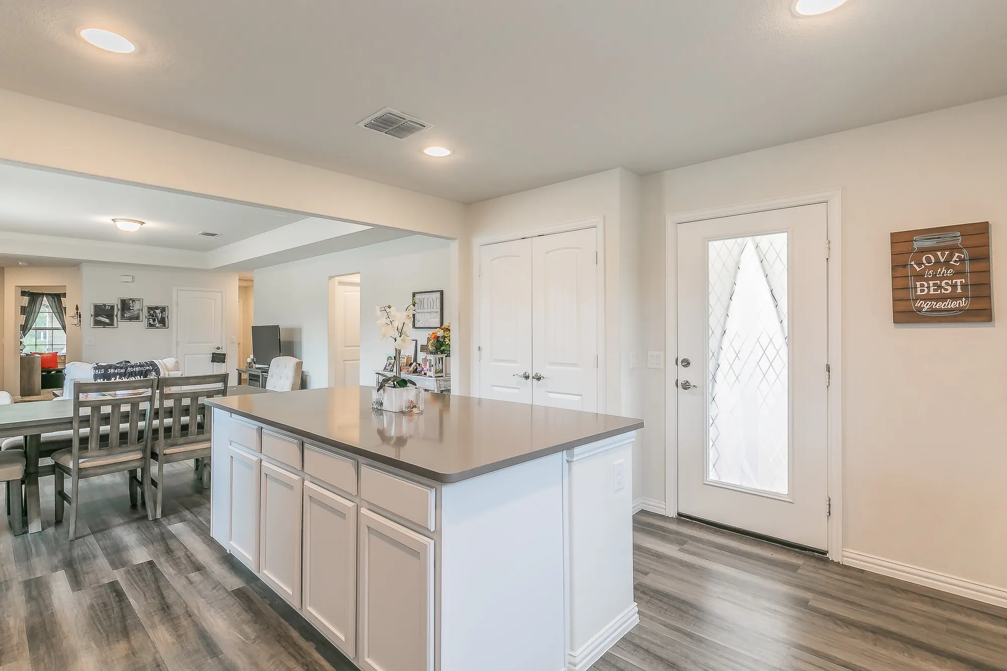 Property Slideshow image 13 of 39 | 7601 heritage dr, Aubrey, TX, 76227