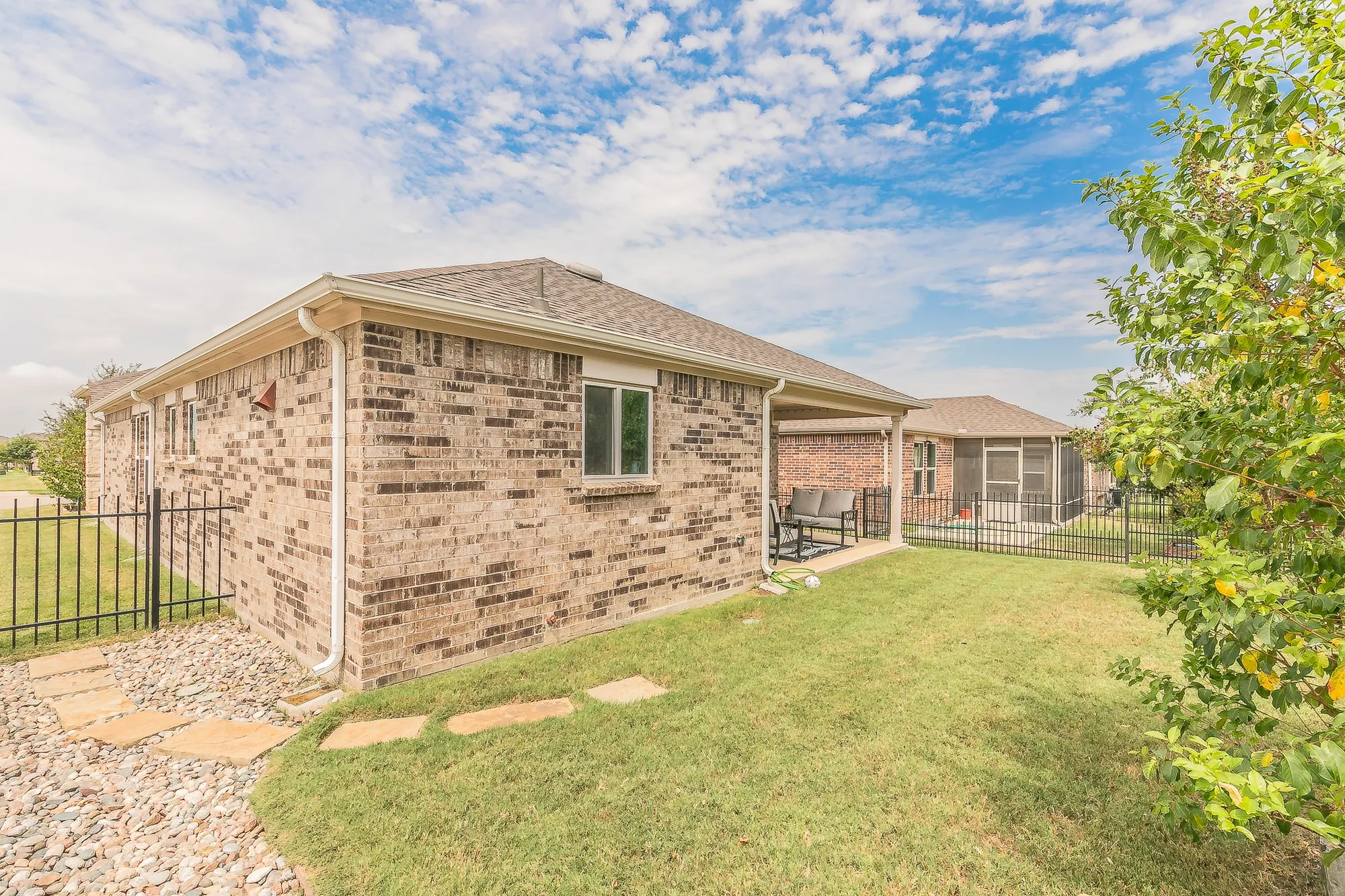 Property Slideshow image 33 of 39 | 7601 heritage dr, Aubrey, TX, 76227