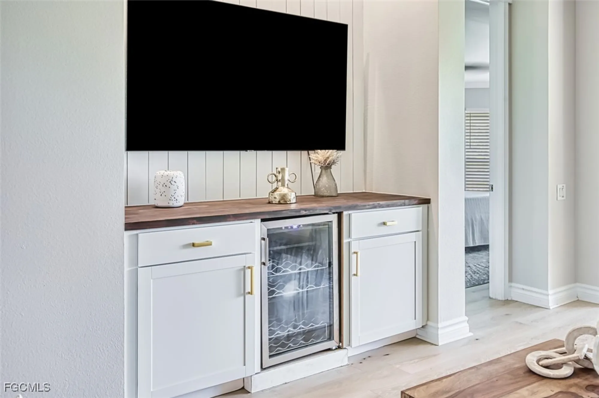 Property Slideshow image 16 of 50 | 3451 shady bnd, Fort Myers, FL, 33905