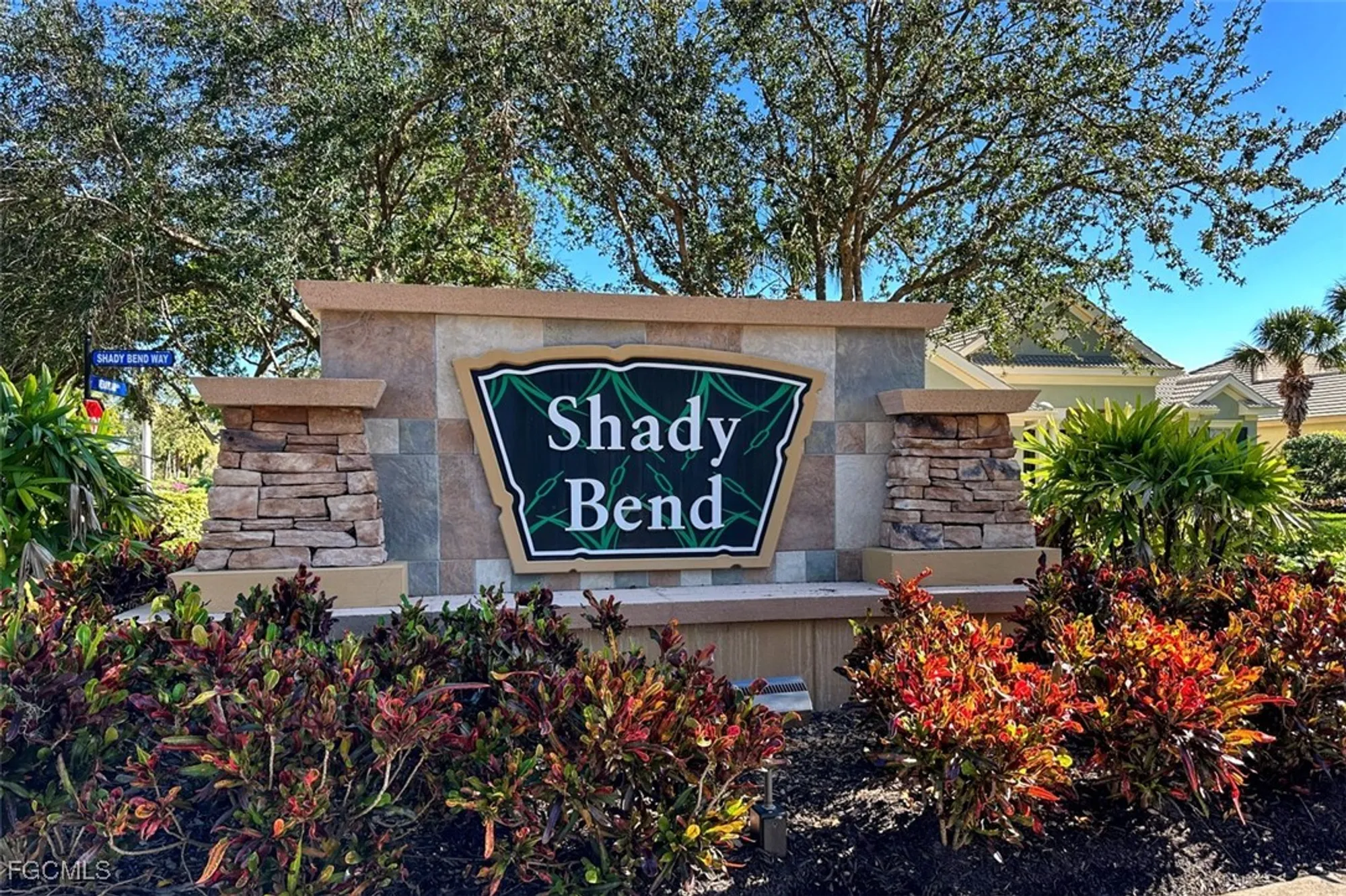 Property Slideshow image 2 of 50 | 3451 shady bnd, Fort Myers, FL, 33905