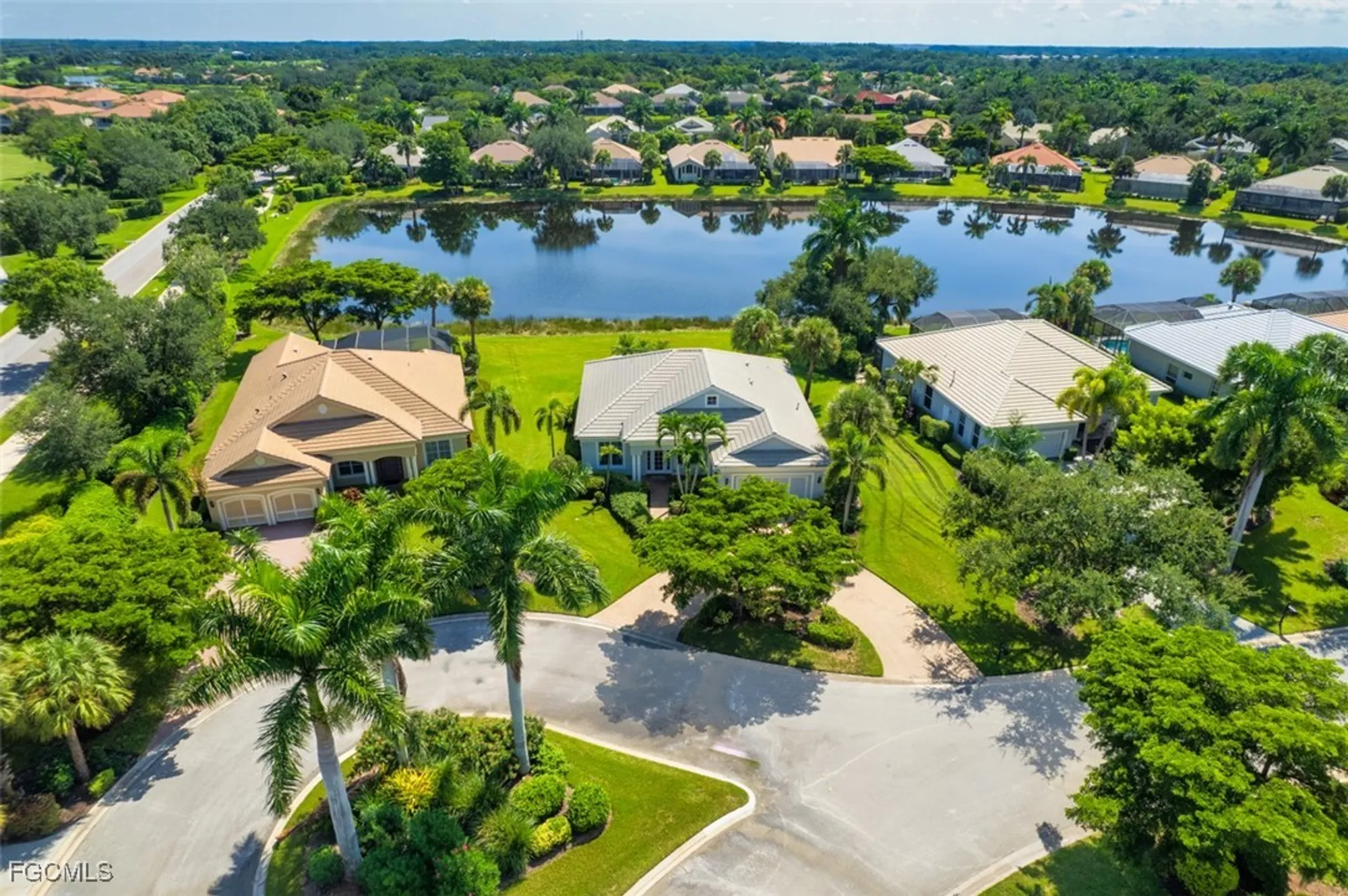 Property Slideshow image 4 of 50 | 3451 shady bnd, Fort Myers, FL, 33905