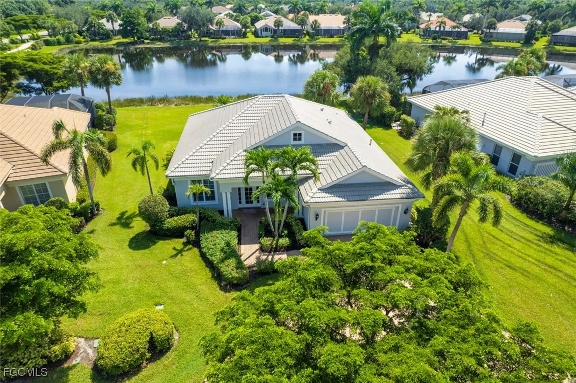 Property Slideshow image 5 of 50 | 3451 shady bnd, Fort Myers, FL, 33905