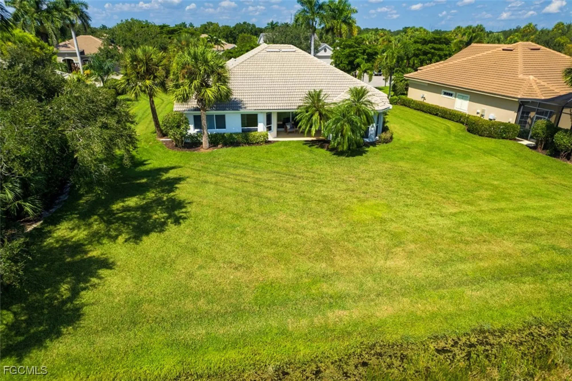 Property Slideshow image 7 of 50 | 3451 shady bnd, Fort Myers, FL, 33905