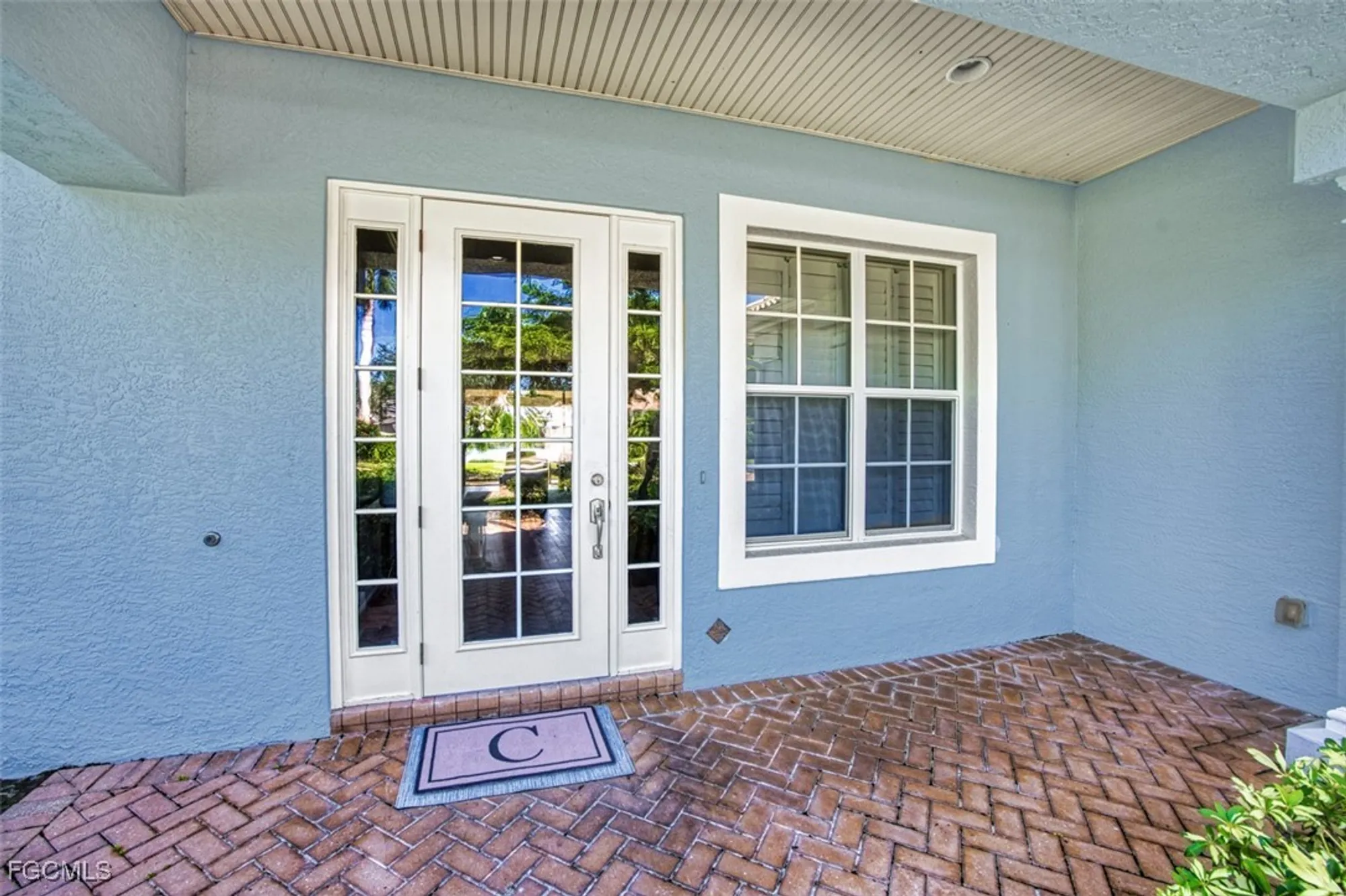 Property Slideshow image 9 of 50 | 3451 shady bnd, Fort Myers, FL, 33905