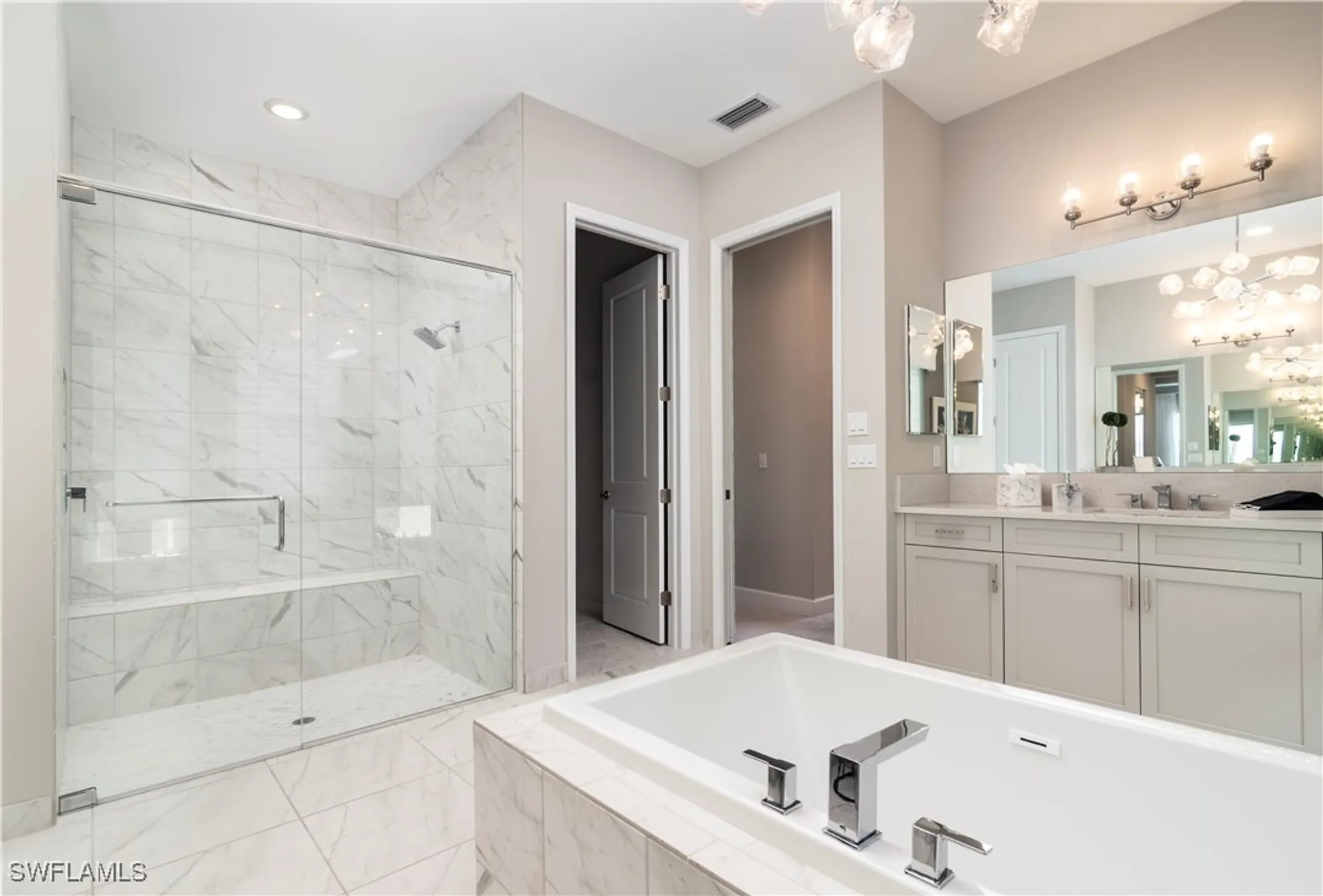 Property Slideshow image 14 of 31 | 11628 periwinkle dr, Naples, FL, 34120