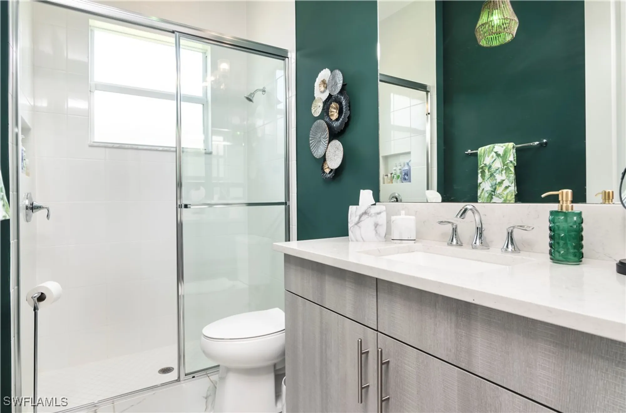 Property Slideshow image 17 of 31 | 11628 periwinkle dr, Naples, FL, 34120