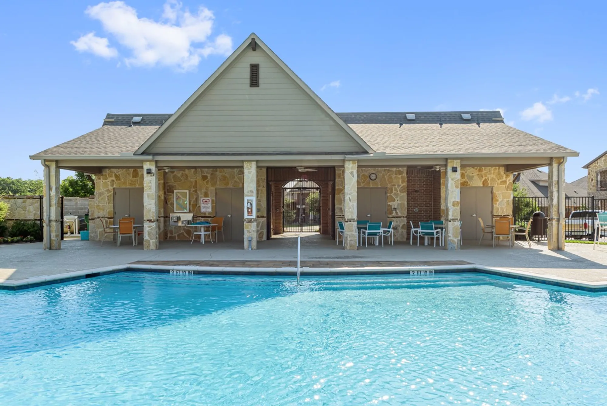 Property Slideshow image 3 of 18 | 1060 wheatland dr, Justin, TX, 76247