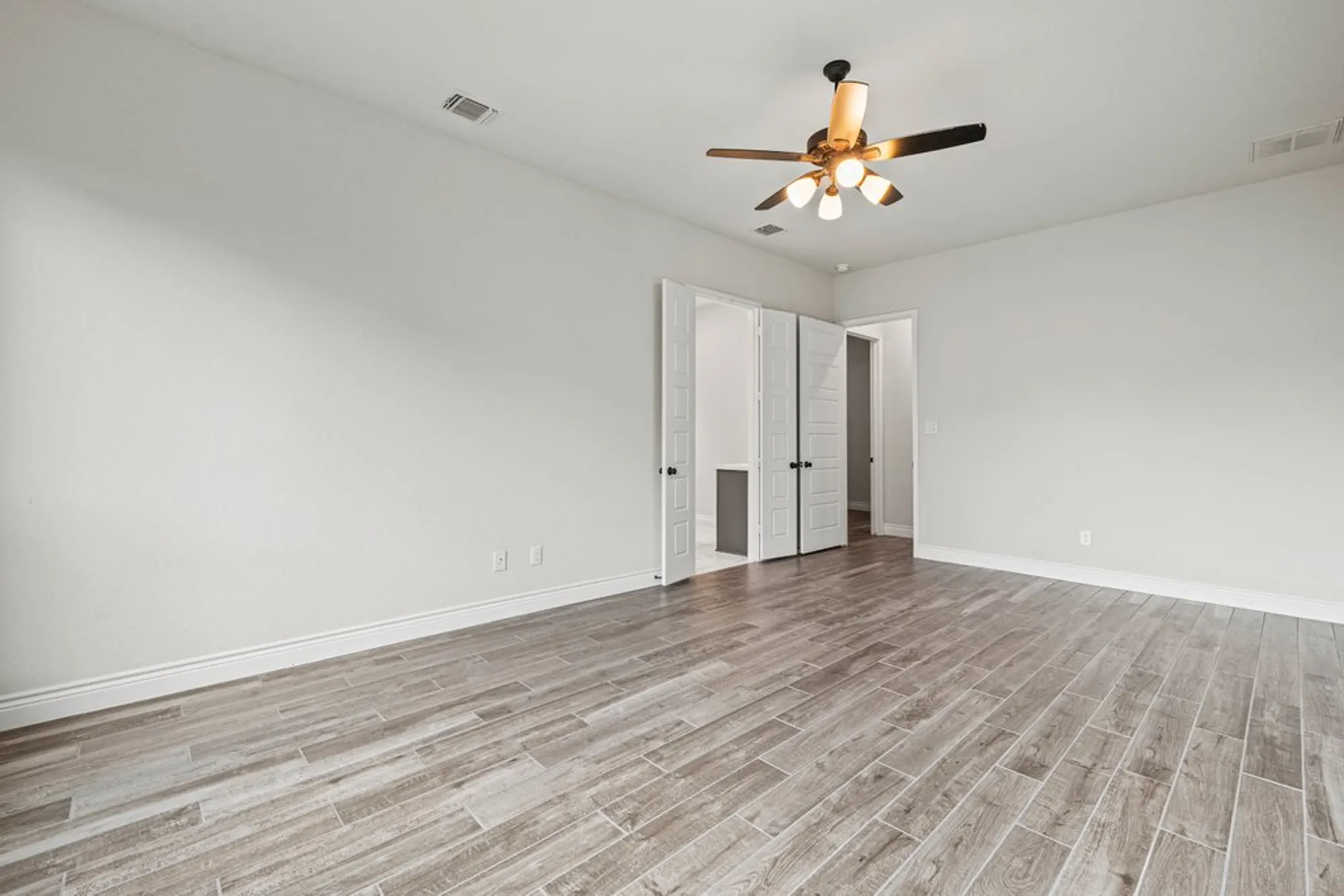 Property Slideshow image 11 of 32 | 429 juana way, New Braunfels, TX, 78132