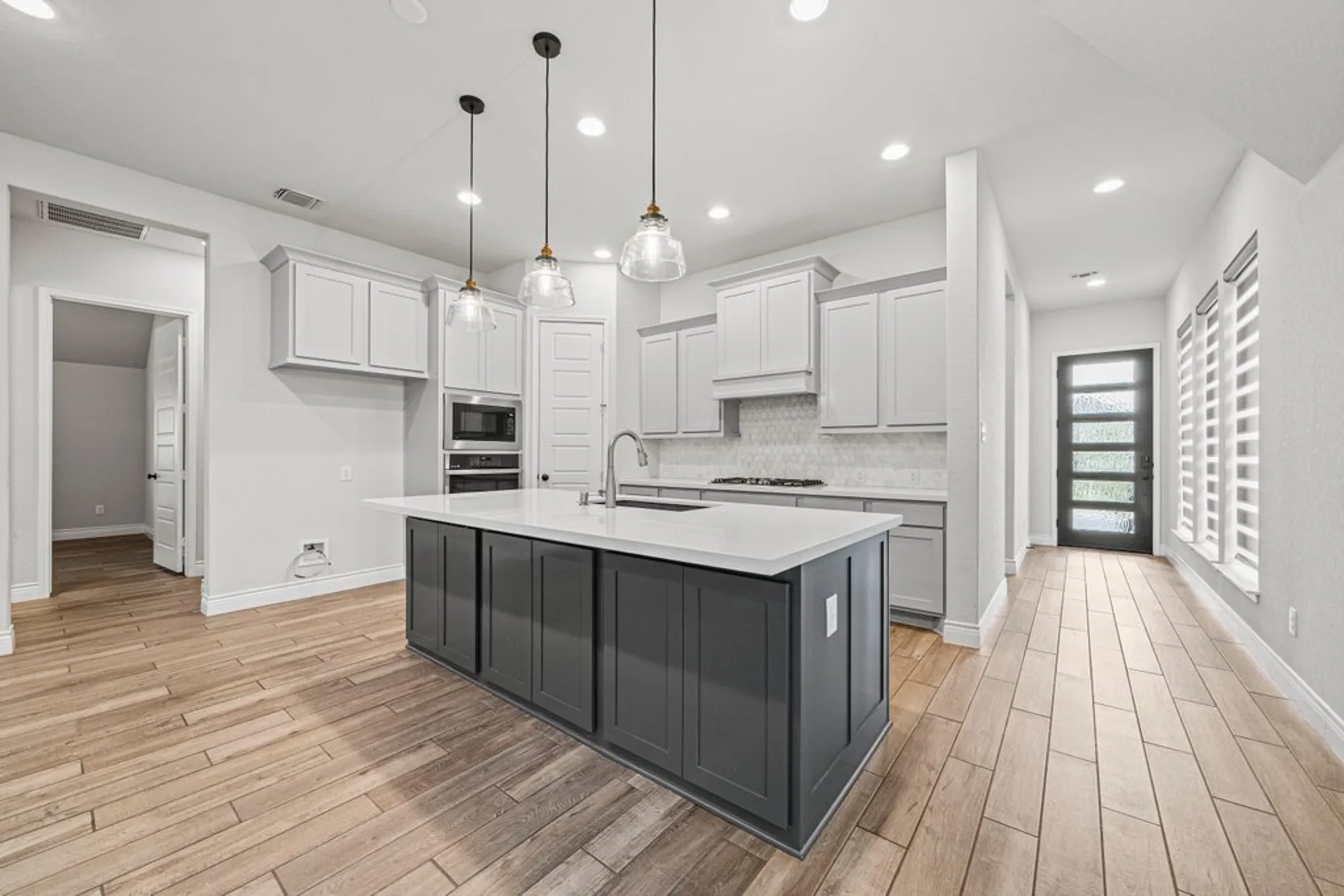 Property Slideshow image 2 of 32 | 429 juana way, New Braunfels, TX, 78132