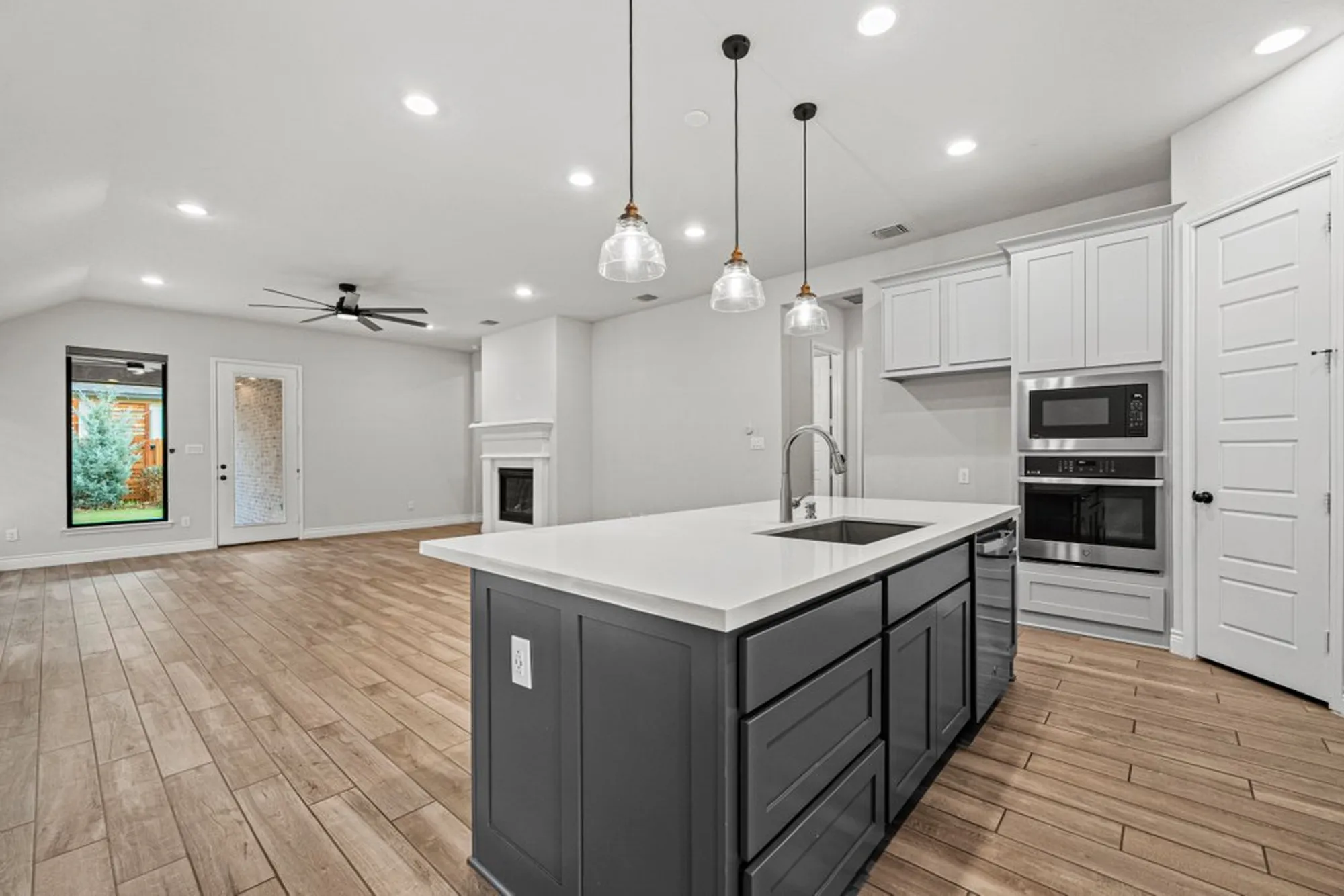 Property Slideshow image 4 of 32 | 429 juana way, New Braunfels, TX, 78132