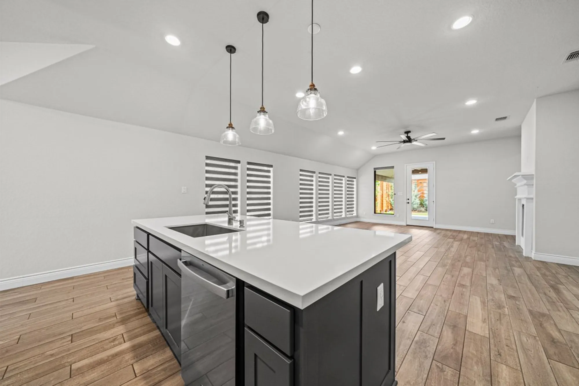 Property Slideshow image 5 of 32 | 429 juana way, New Braunfels, TX, 78132