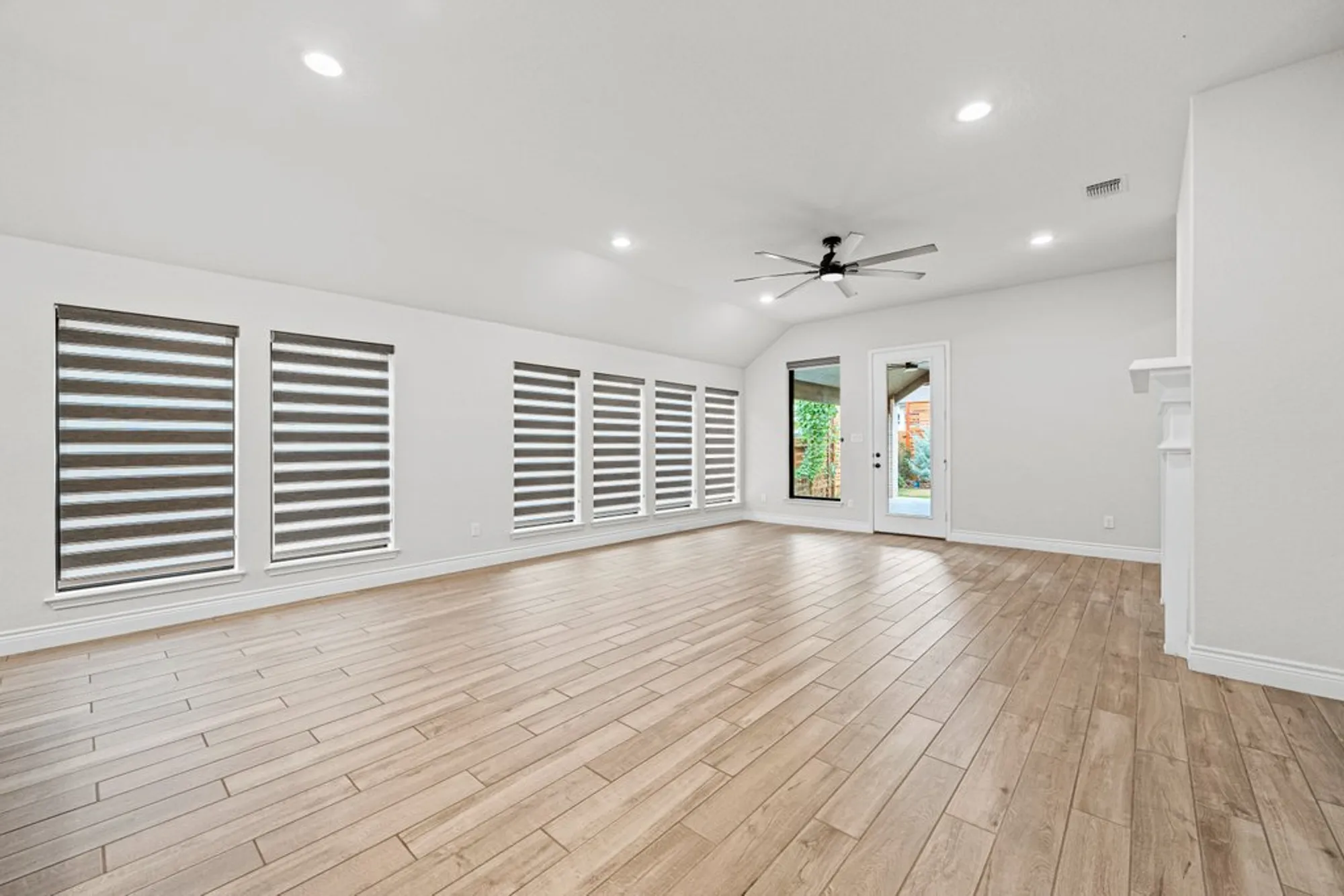 Property Slideshow image 6 of 32 | 429 juana way, New Braunfels, TX, 78132