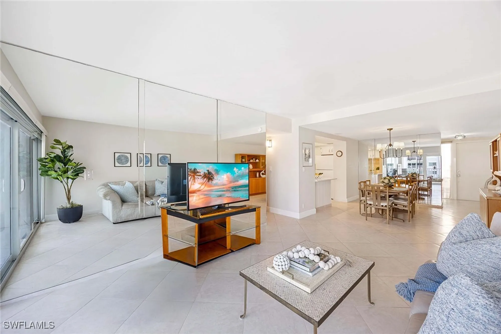 Property Slideshow image 14 of 32 | 3443 gulf shore blvd 314, Naples, FL, 34103