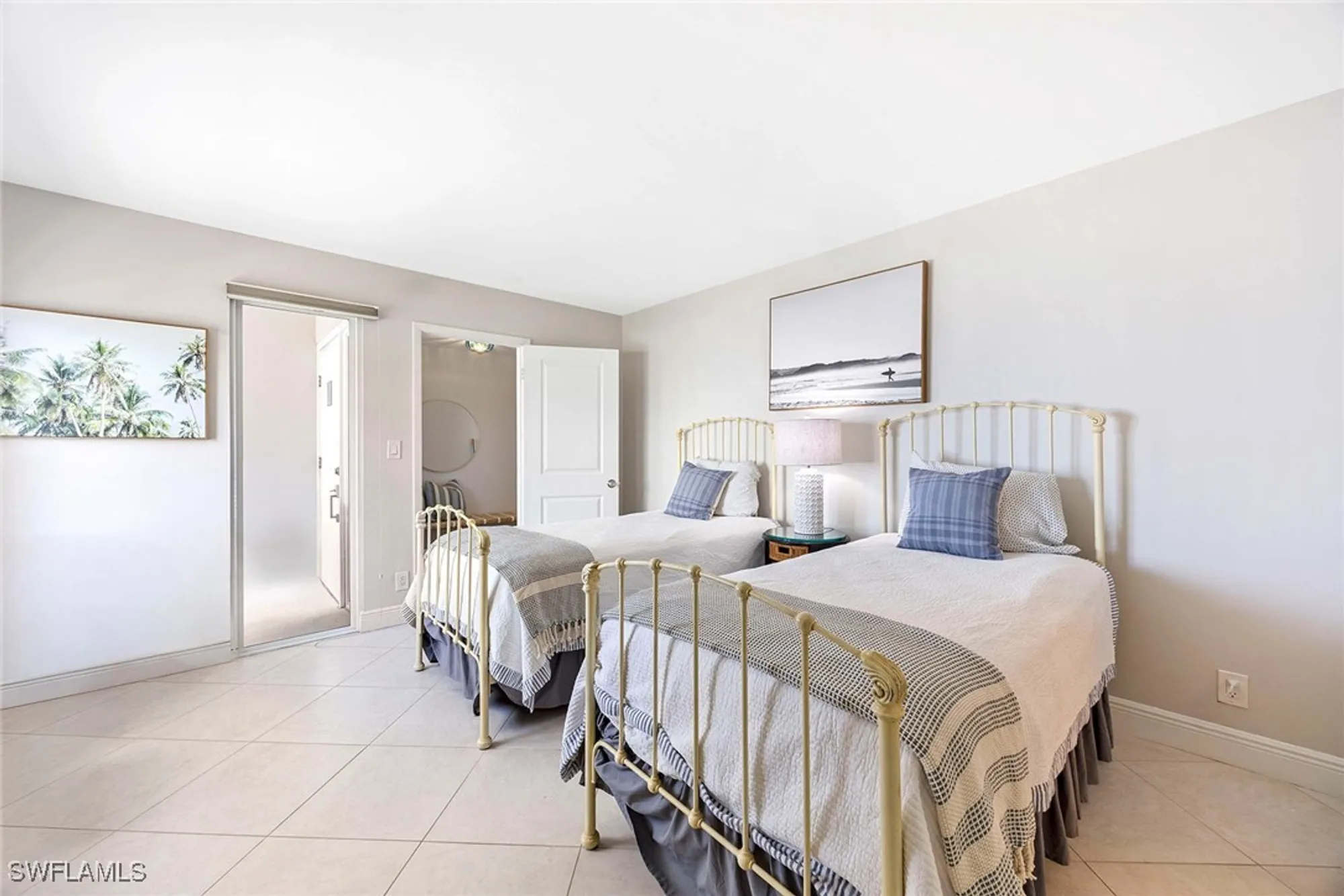 Property Slideshow image 11 of 32 | 3443 gulf shore blvd 314, Naples, FL, 34103