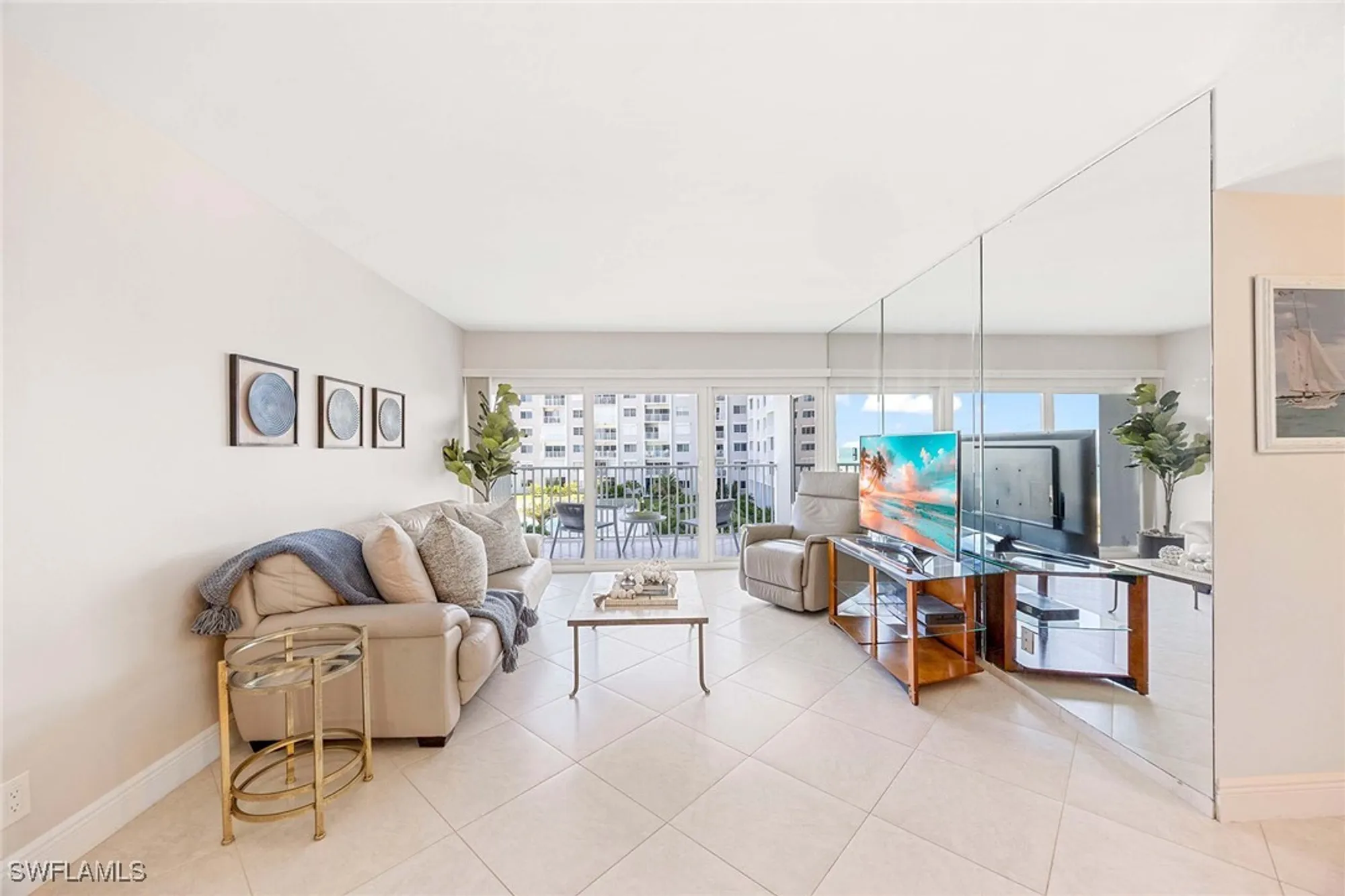 Property Slideshow image 13 of 32 | 3443 gulf shore blvd 314, Naples, FL, 34103