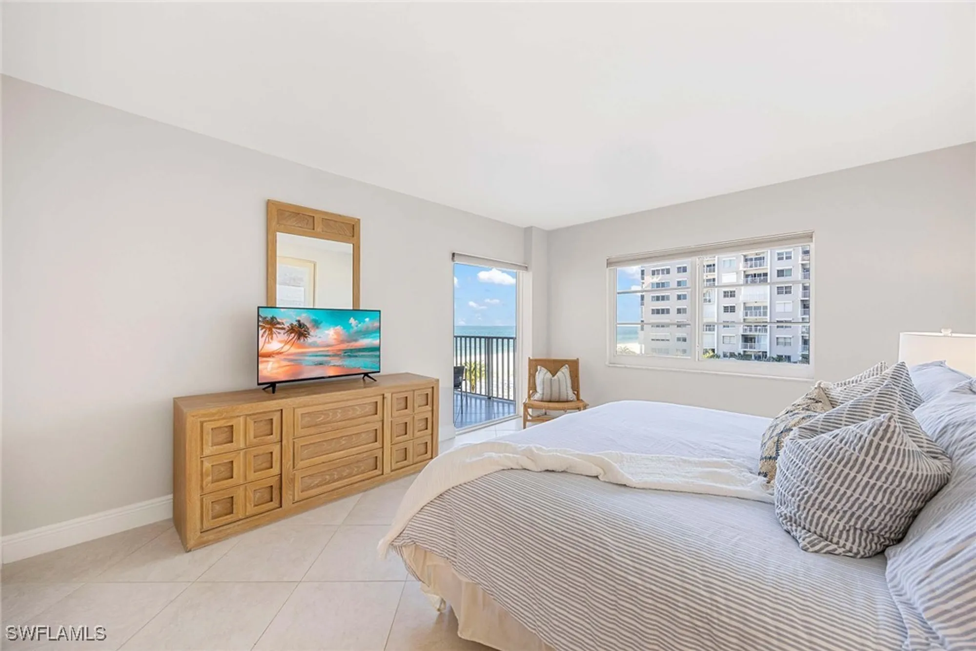 Property Slideshow image 7 of 32 | 3443 gulf shore blvd 314, Naples, FL, 34103