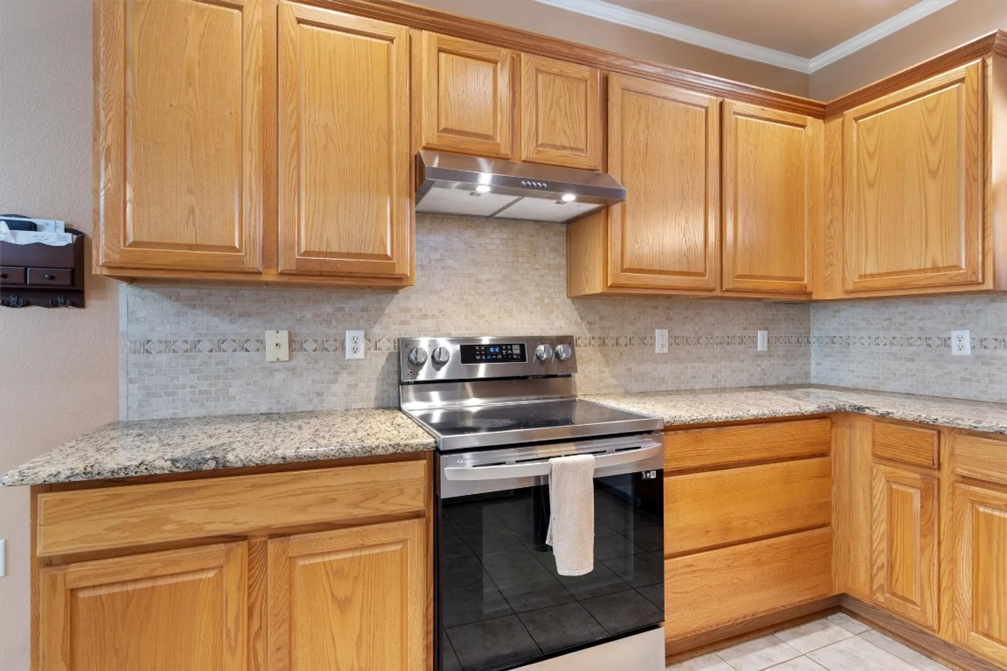 Property Slideshow image 12 of 29 | 272 red poppy trl, Georgetown, TX, 78633