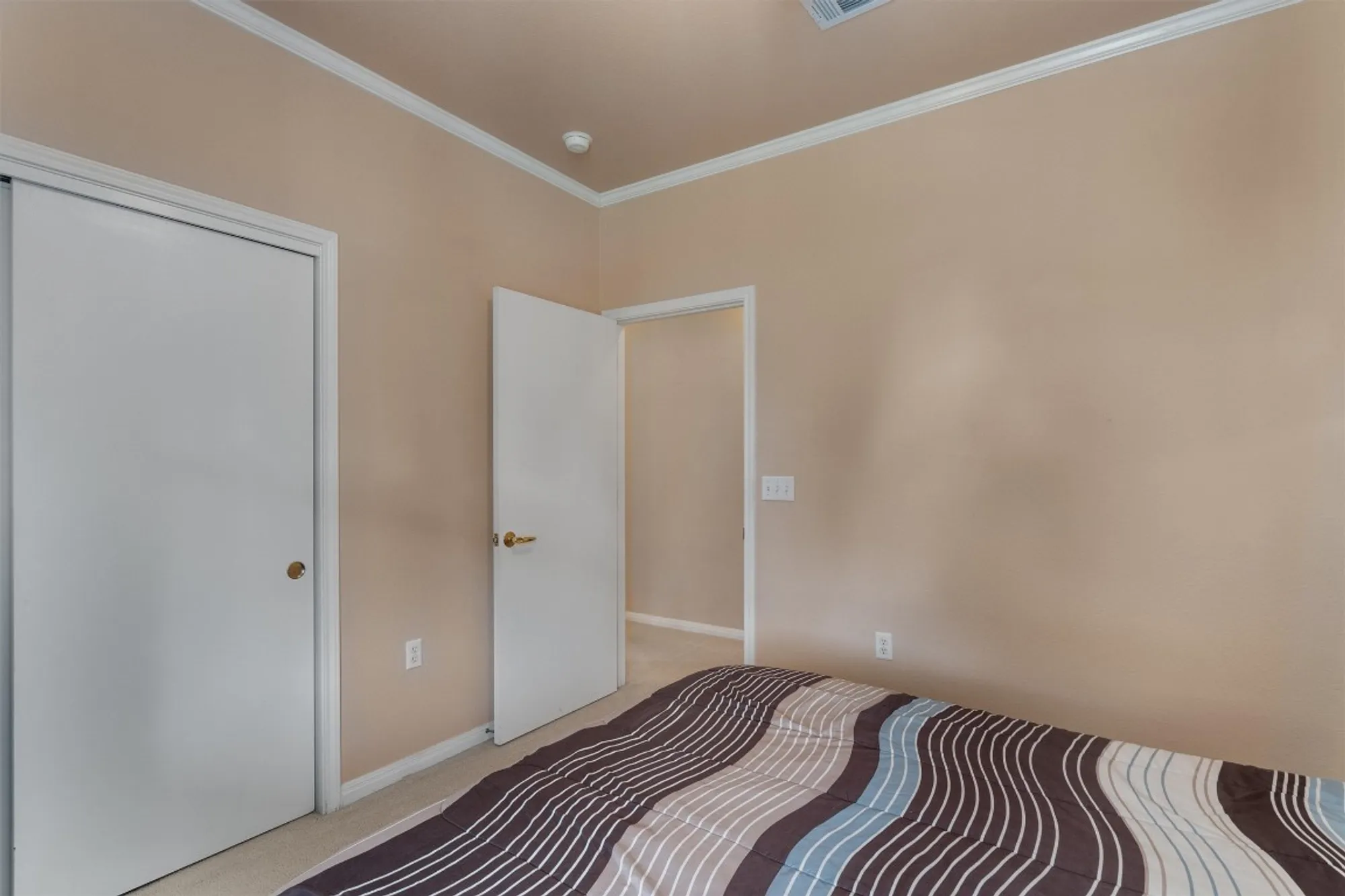 Property Slideshow image 20 of 29 | 272 red poppy trl, Georgetown, TX, 78633