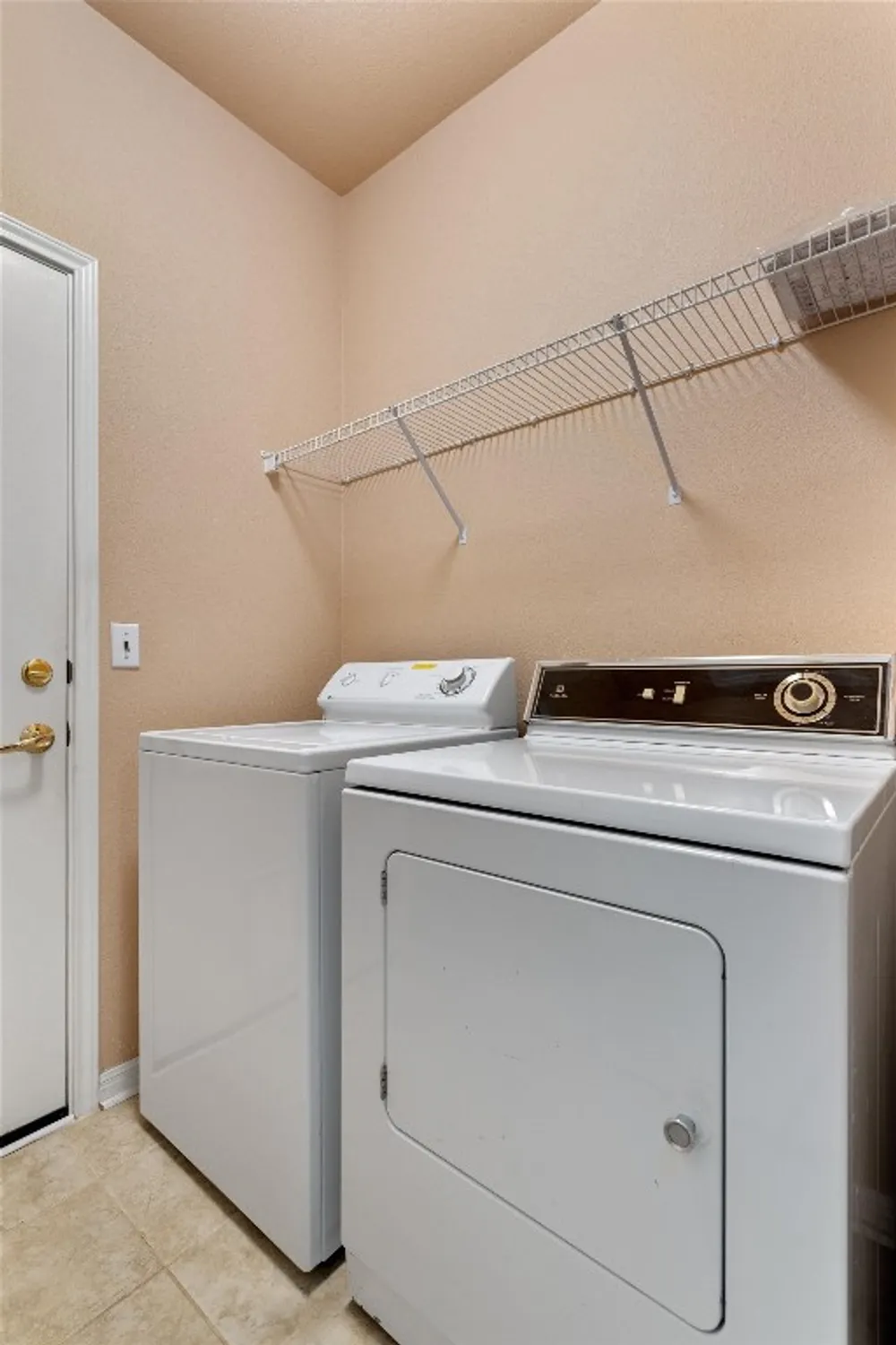 Property Slideshow image 22 of 29 | 272 red poppy trl, Georgetown, TX, 78633