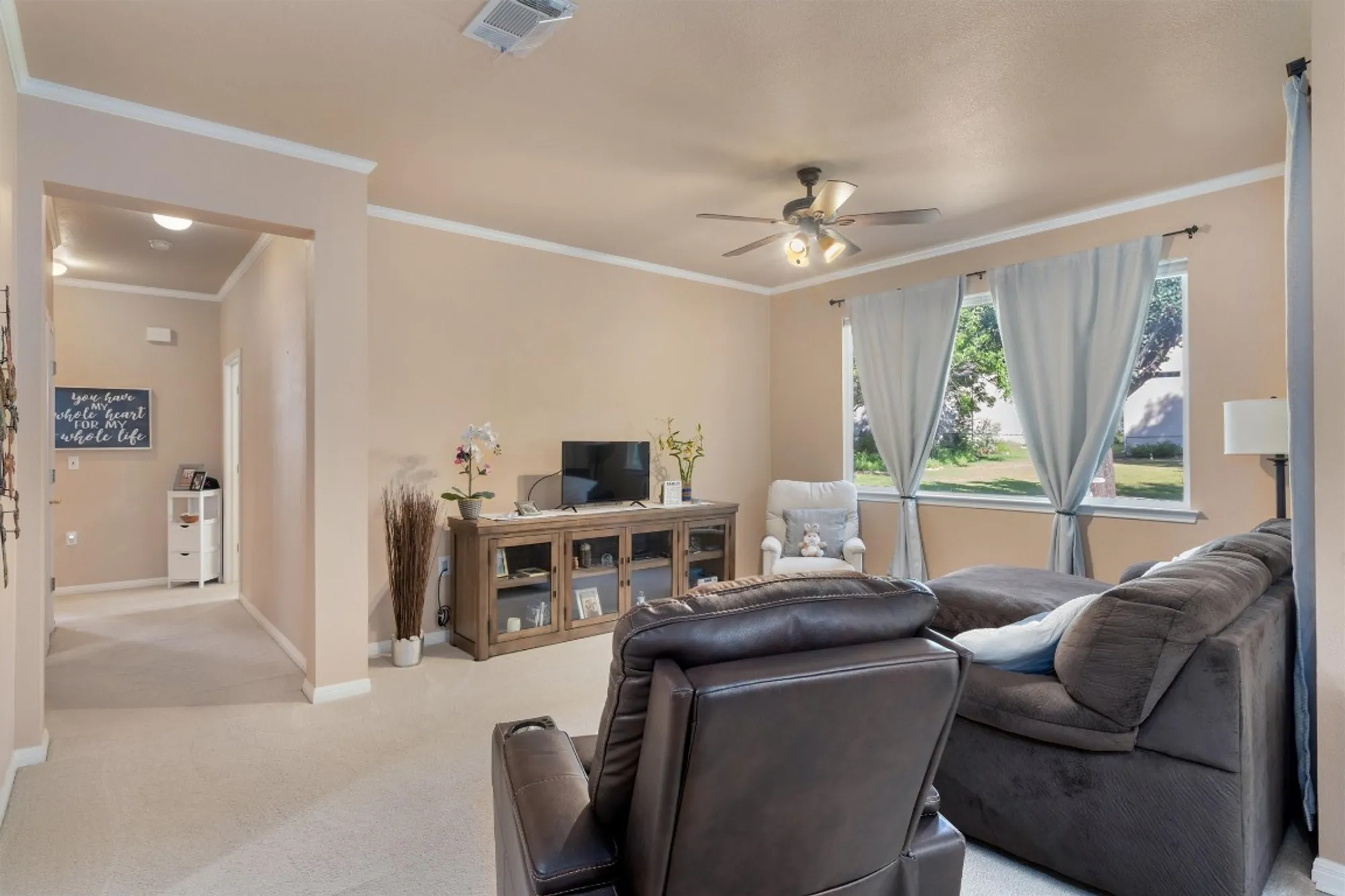 Property Slideshow image 7 of 29 | 272 red poppy trl, Georgetown, TX, 78633