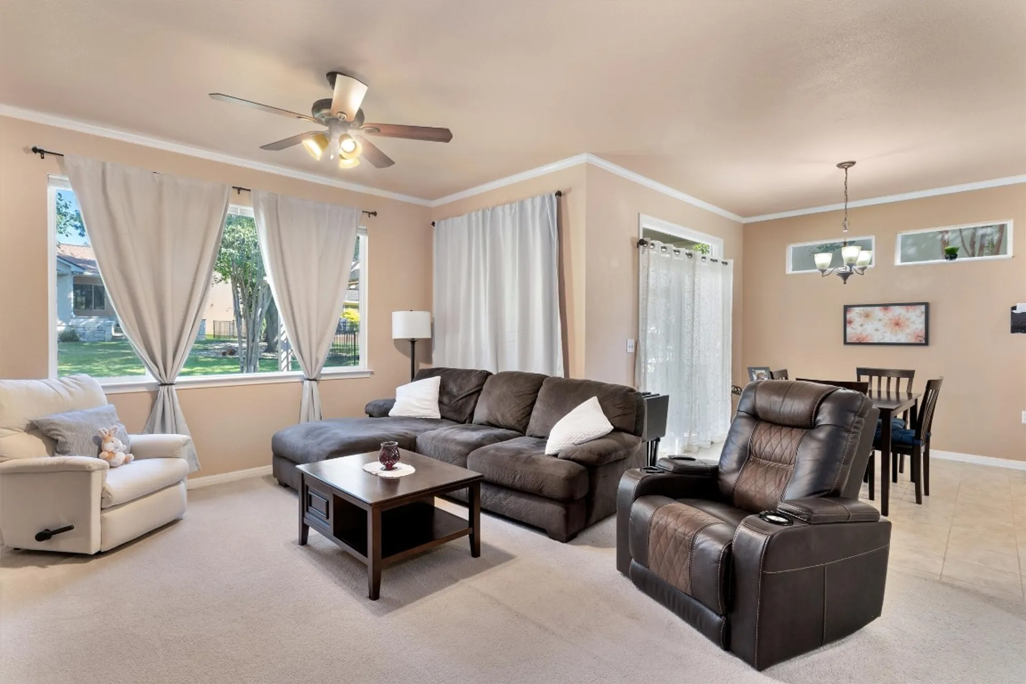 Property Slideshow image 8 of 29 | 272 red poppy trl, Georgetown, TX, 78633