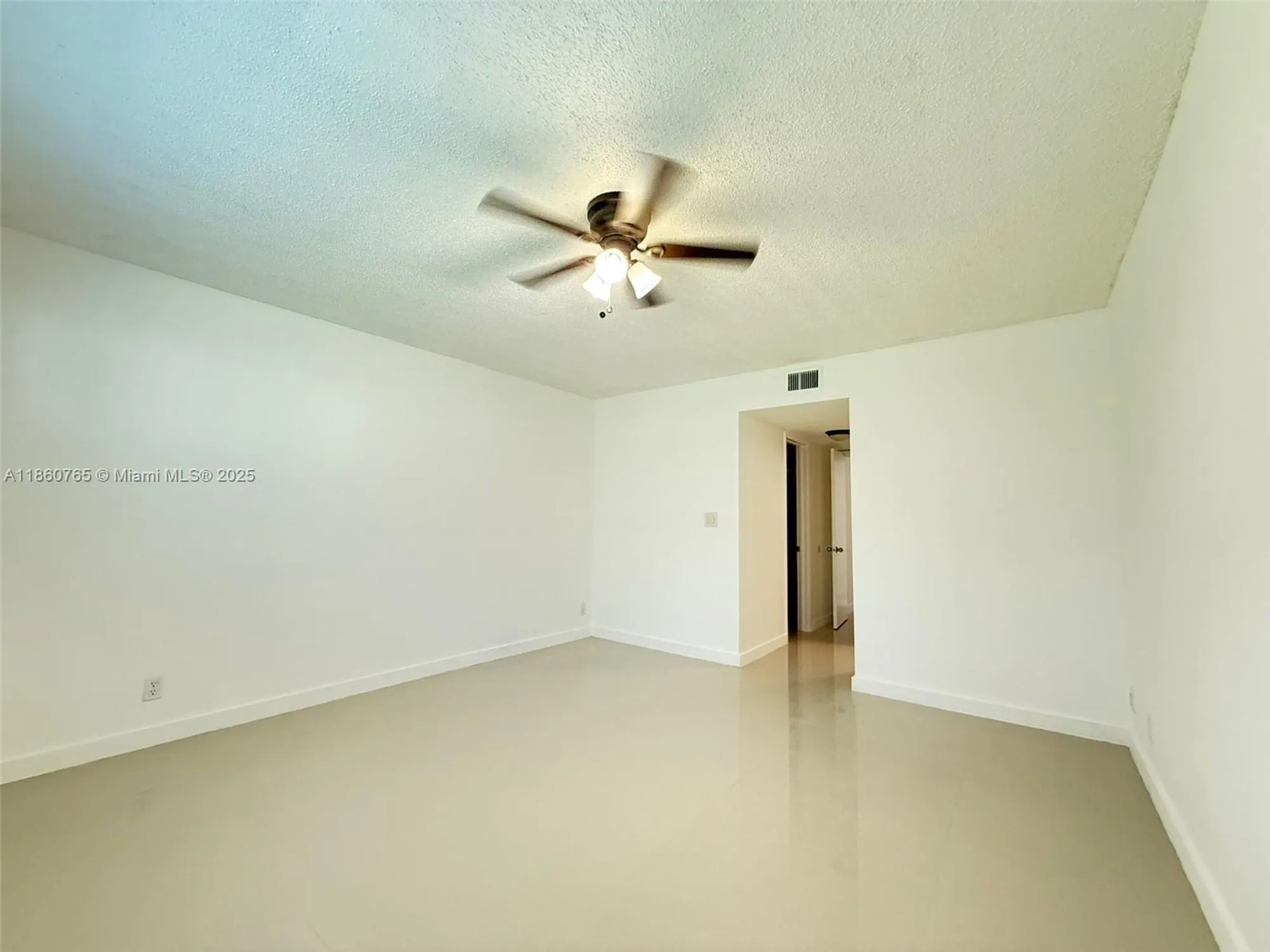 Property Slideshow image 16 of 34 | 6095 n sabal palm blvd apt 103, Tamarac, FL, 33319