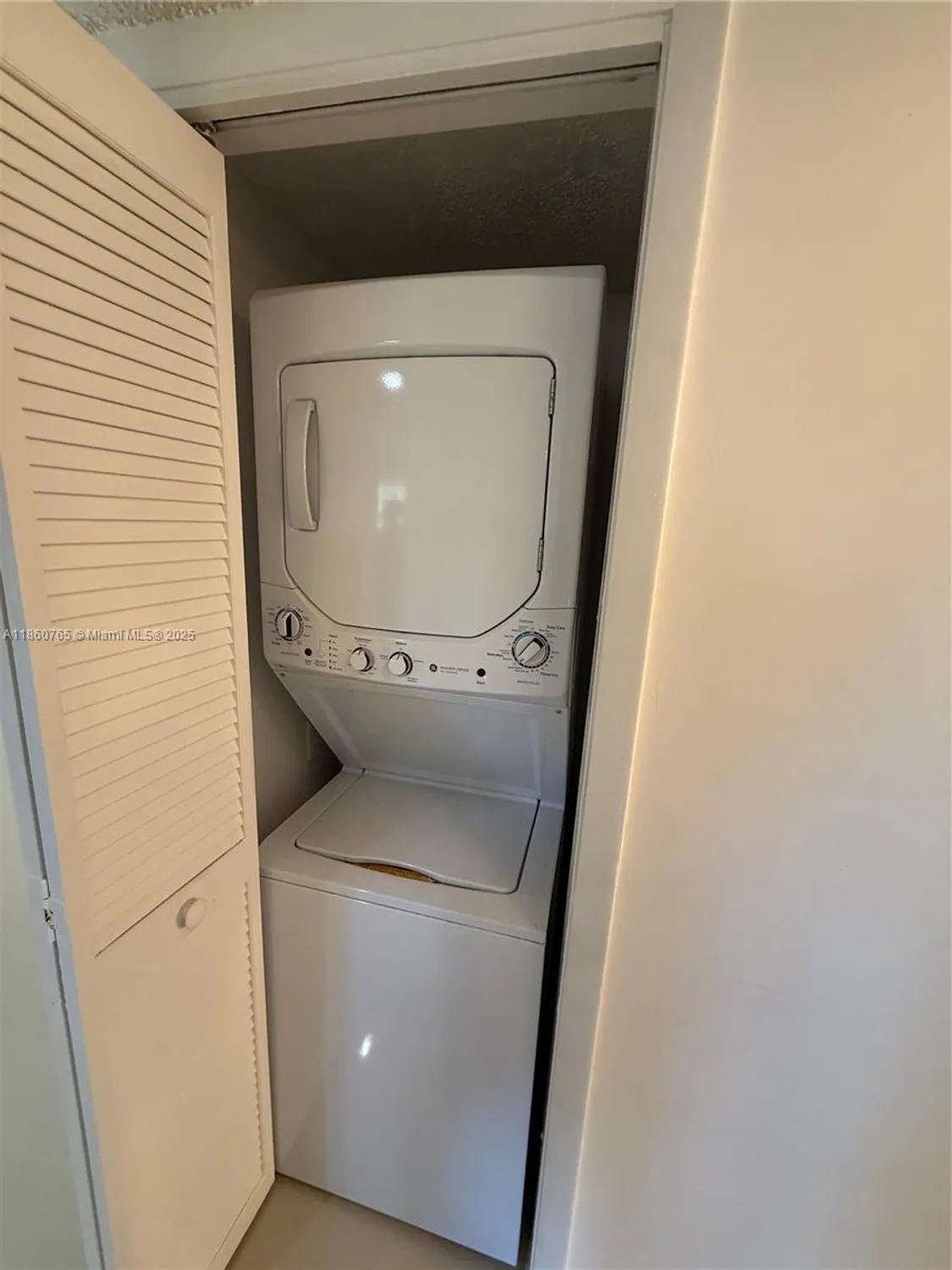 Property Slideshow image 27 of 34 | 6095 n sabal palm blvd apt 103, Tamarac, FL, 33319