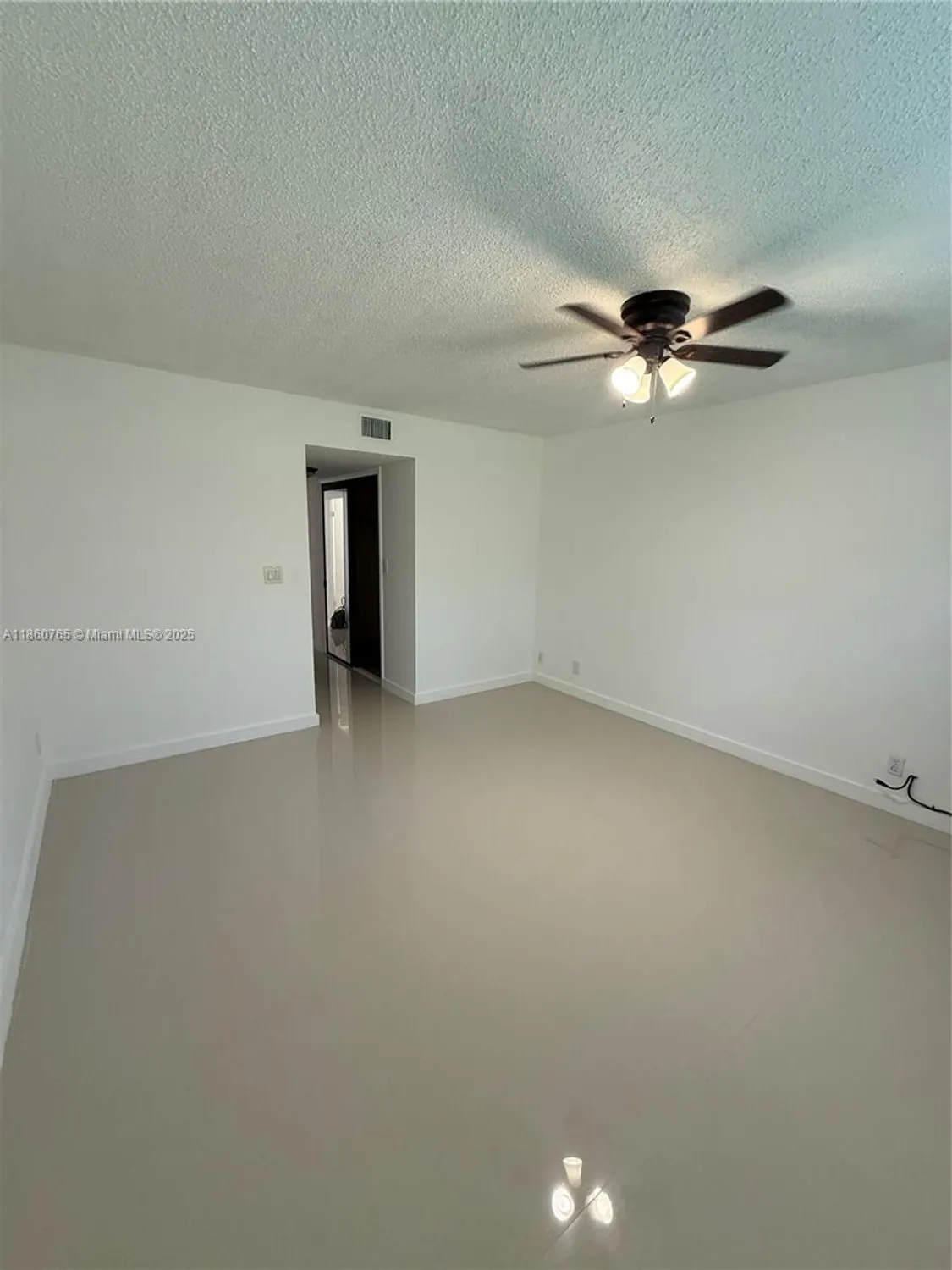Property Slideshow image 20 of 34 | 6095 n sabal palm blvd apt 103, Tamarac, FL, 33319