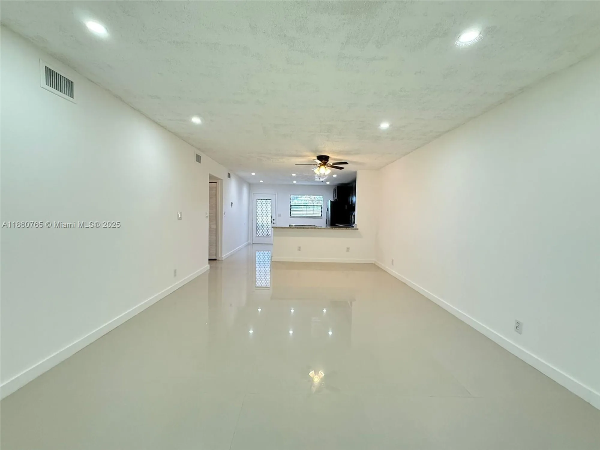 Property Slideshow image 8 of 34 | 6095 n sabal palm blvd apt 103, Tamarac, FL, 33319