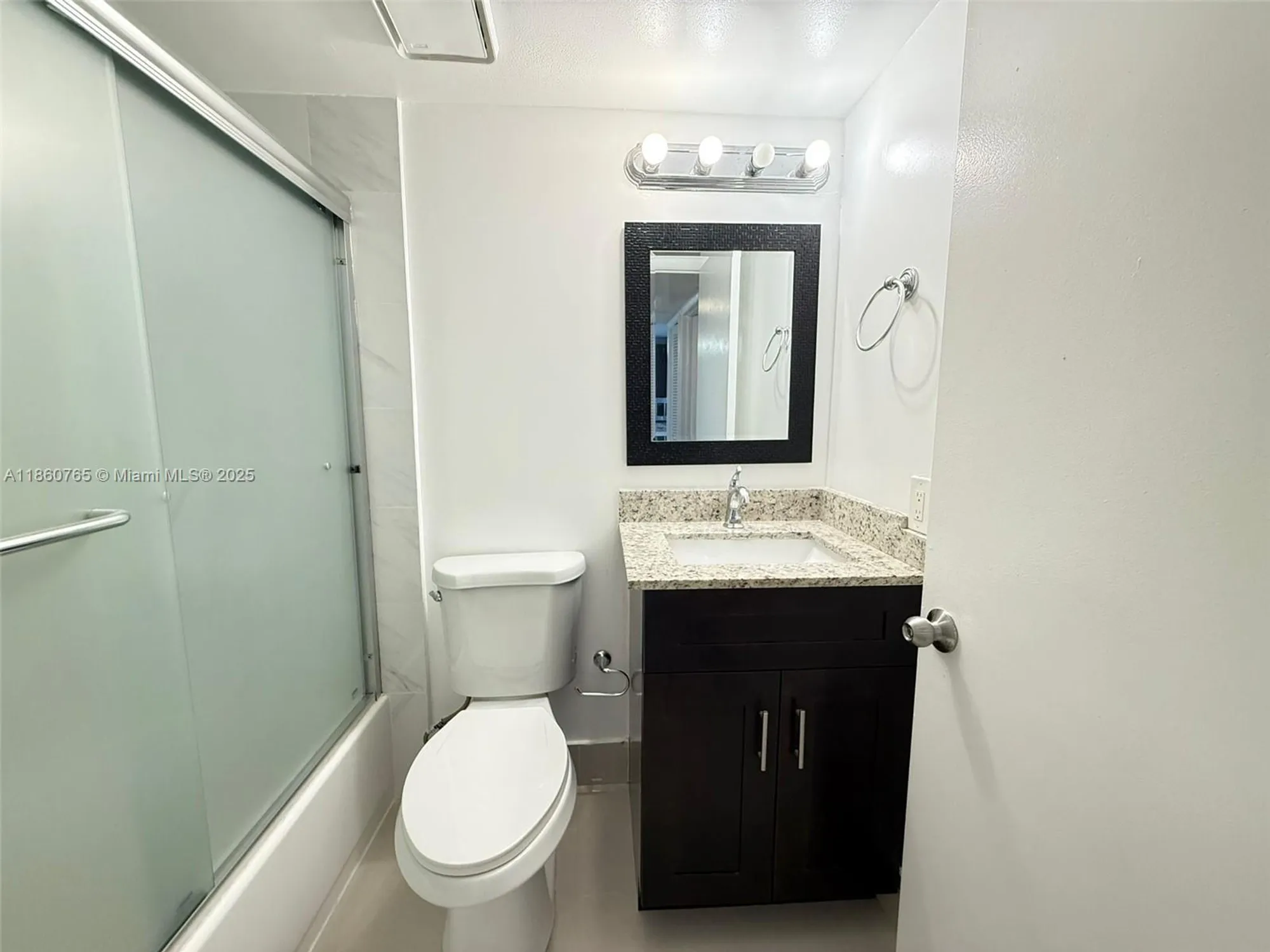 Property Slideshow image 9 of 34 | 6095 n sabal palm blvd apt 103, Tamarac, FL, 33319