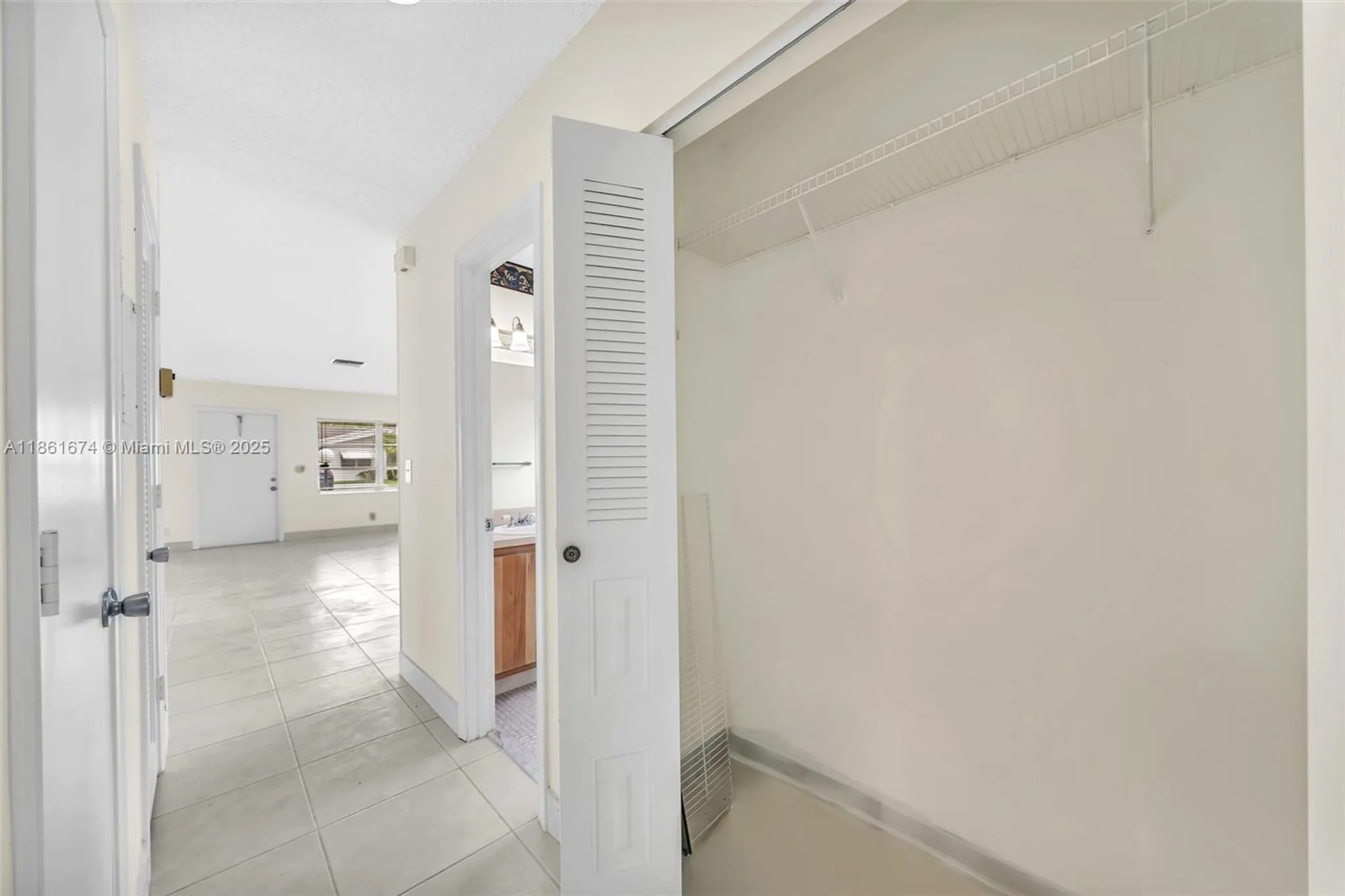 Property Slideshow image 18 of 40 | 3319 americo dr, West Palm Beach, FL, 33417