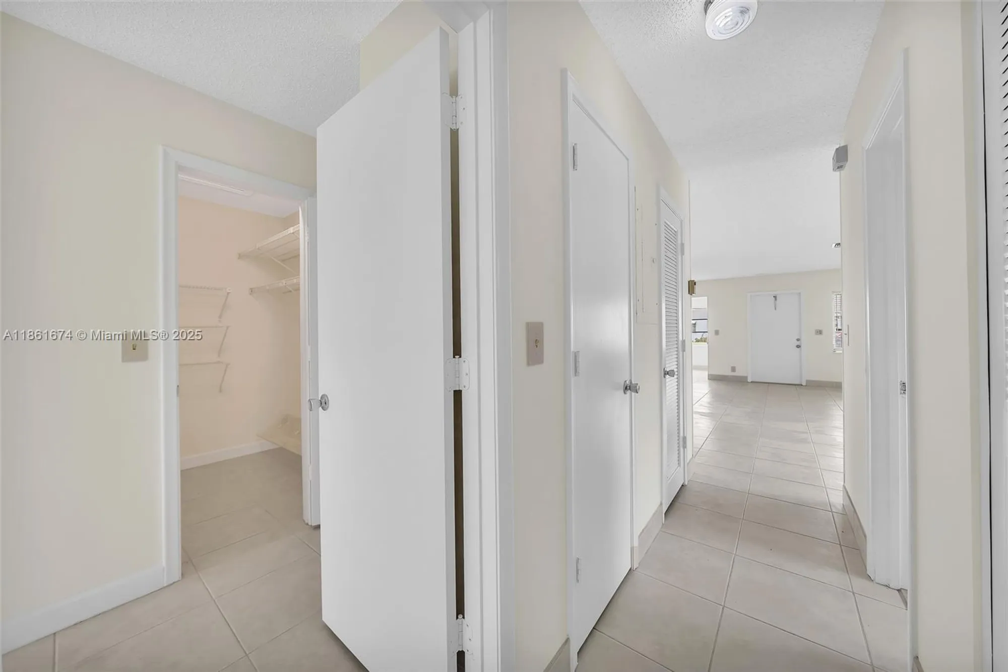 Property Slideshow image 21 of 40 | 3319 americo dr, West Palm Beach, FL, 33417