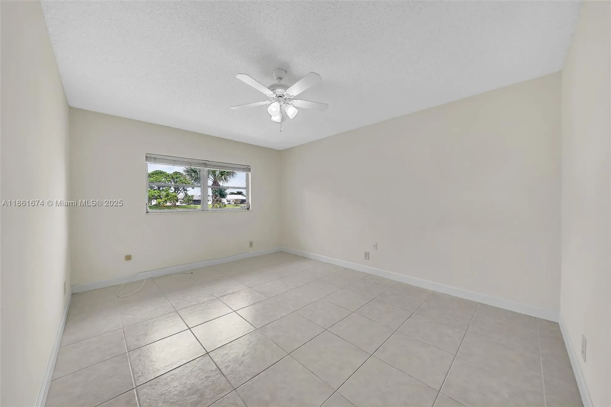 Property Slideshow image 23 of 40 | 3319 americo dr, West Palm Beach, FL, 33417