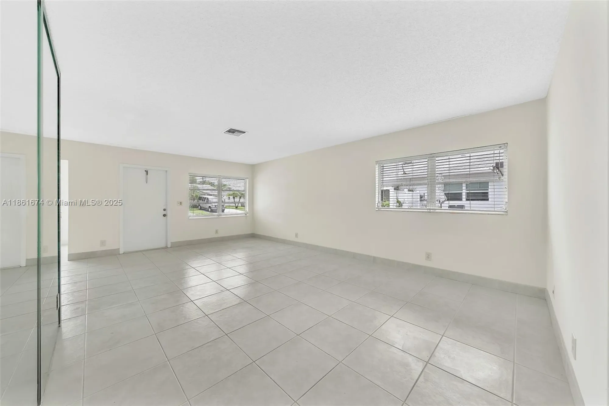 Property Slideshow image 33 of 40 | 3319 americo dr, West Palm Beach, FL, 33417