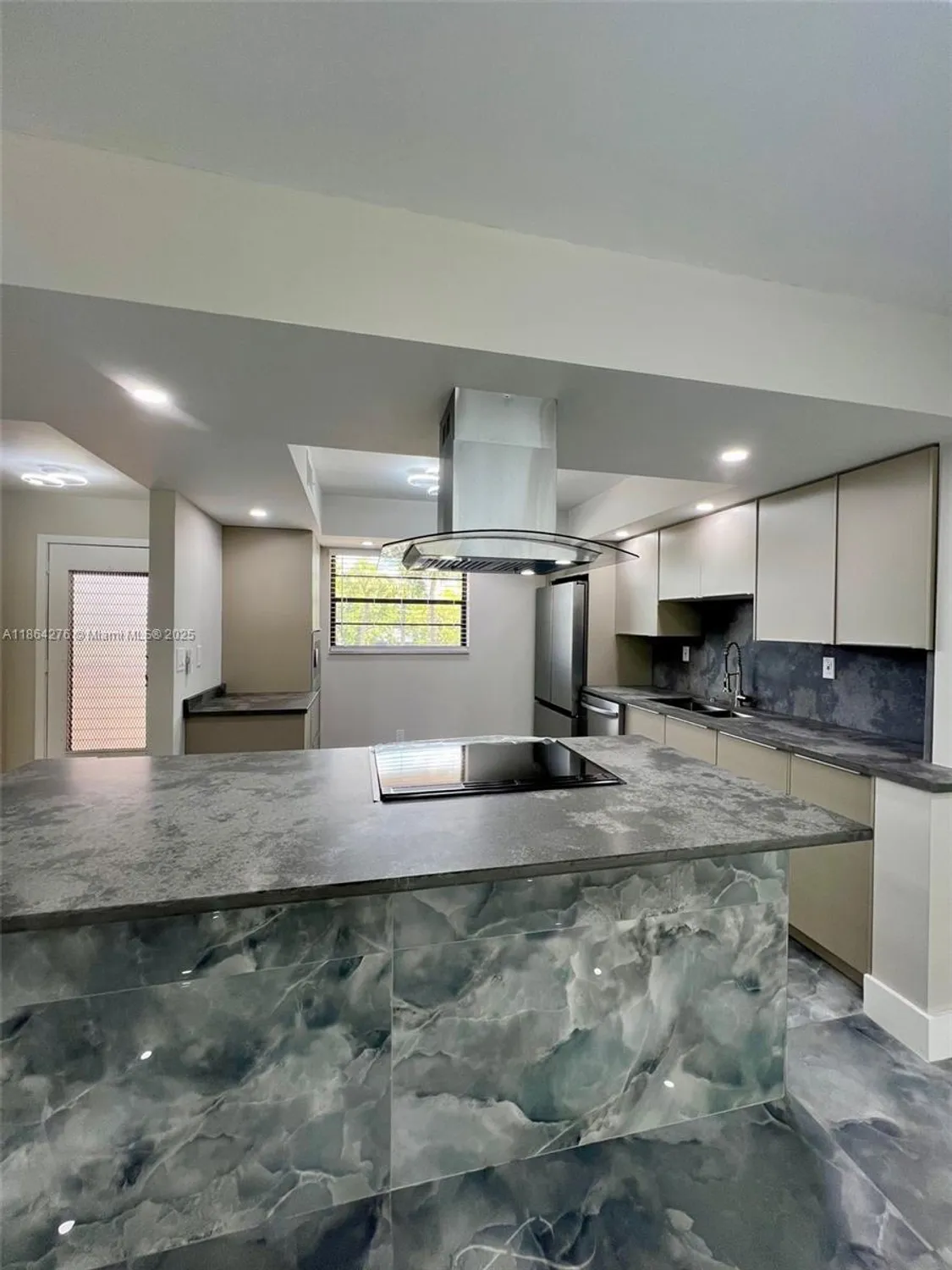 Property Slideshow image 14 of 31 | 4930 e sabal palm blvd 206, Tamarac, FL, 33319