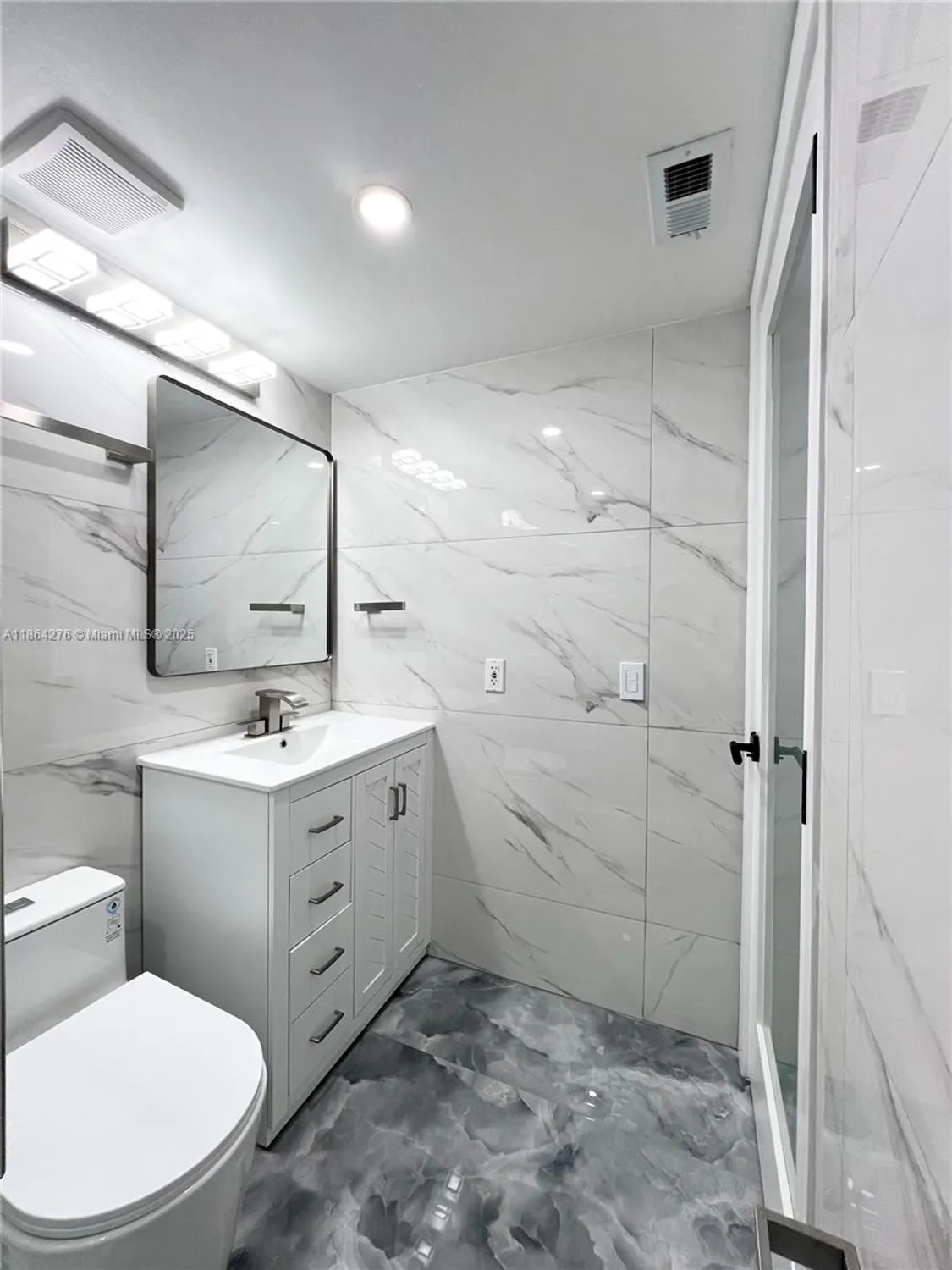 Property Slideshow image 19 of 31 | 4930 e sabal palm blvd 206, Tamarac, FL, 33319